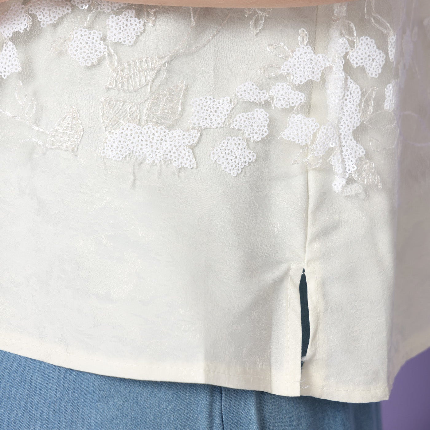 גופיית בסיס עם תחרה