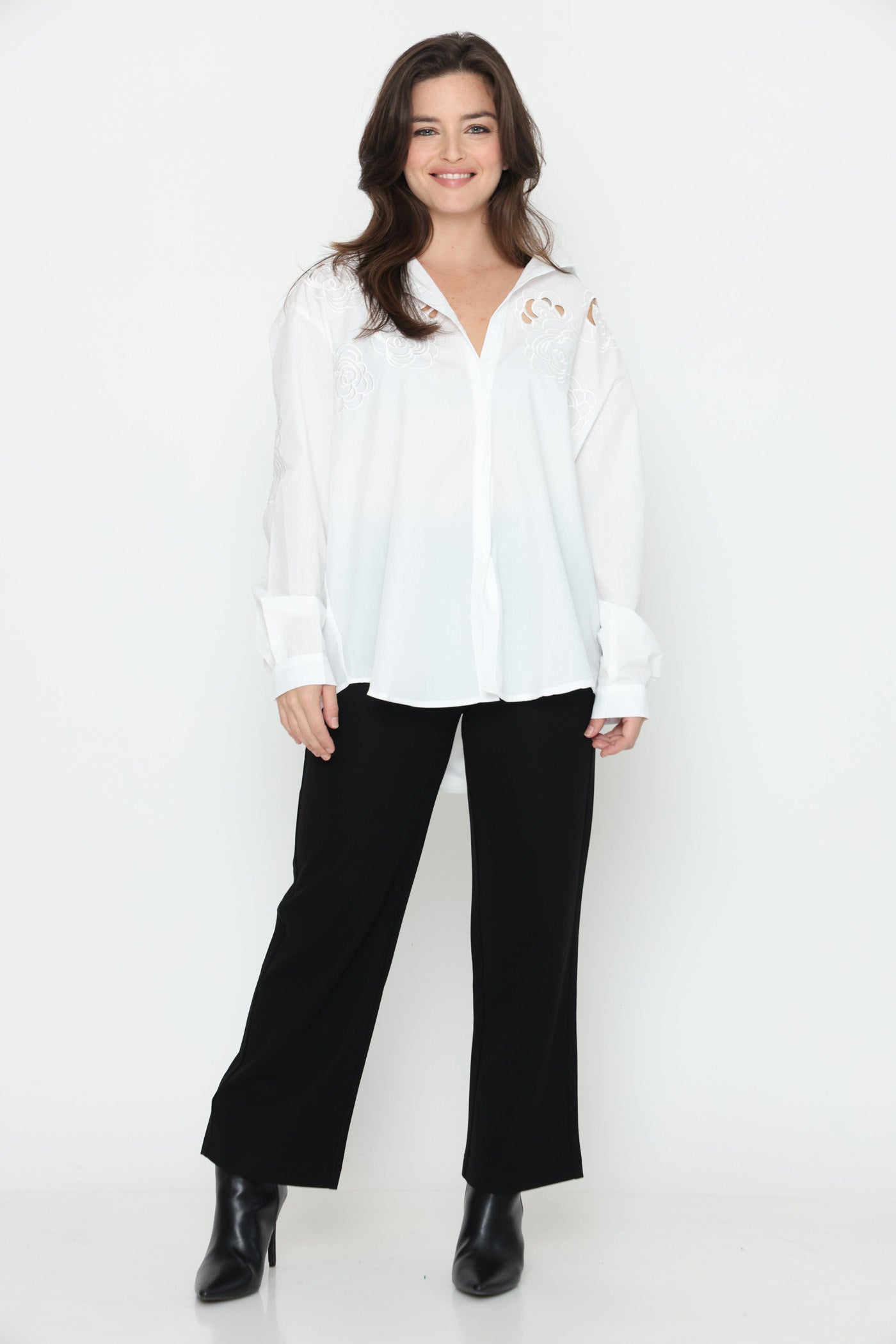 חולצת רקמת פרחים