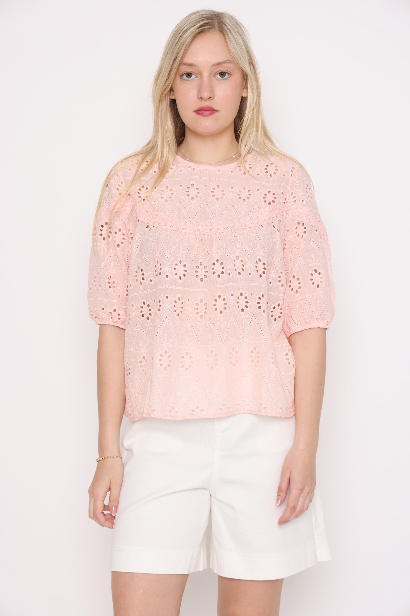 חולצה ורודה קרושה