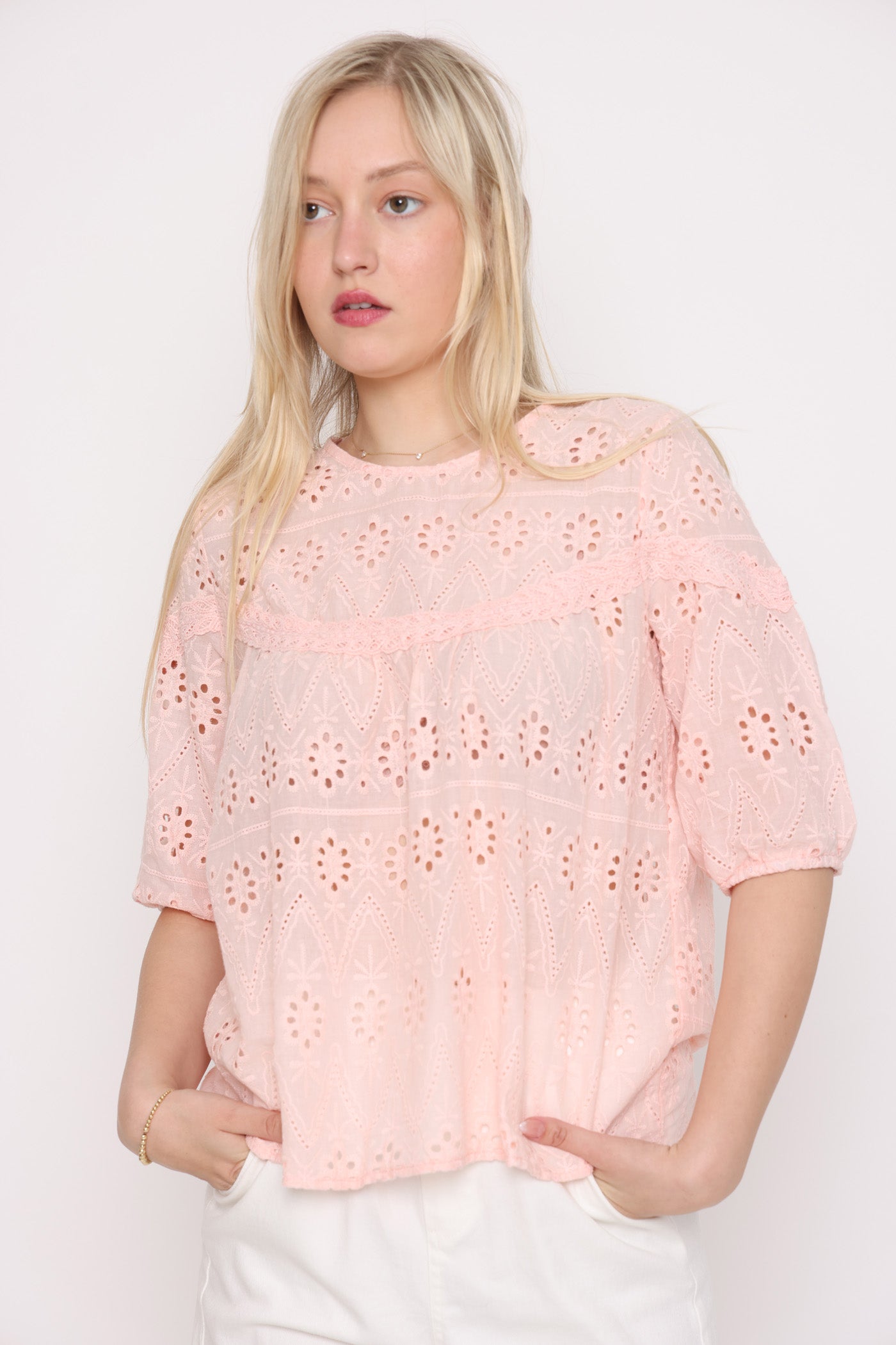 חולצה ורודה קרושה