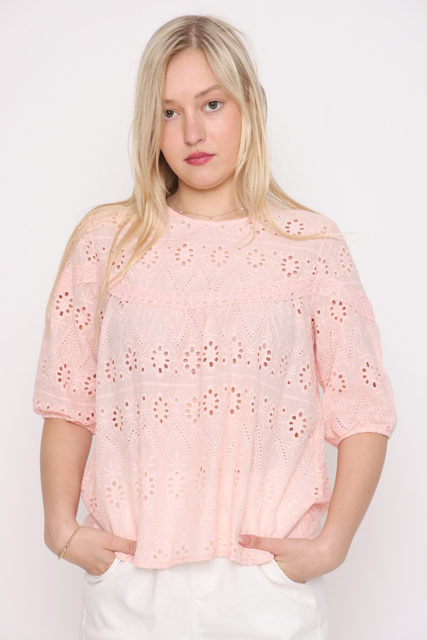 חולצה ורודה קרושה