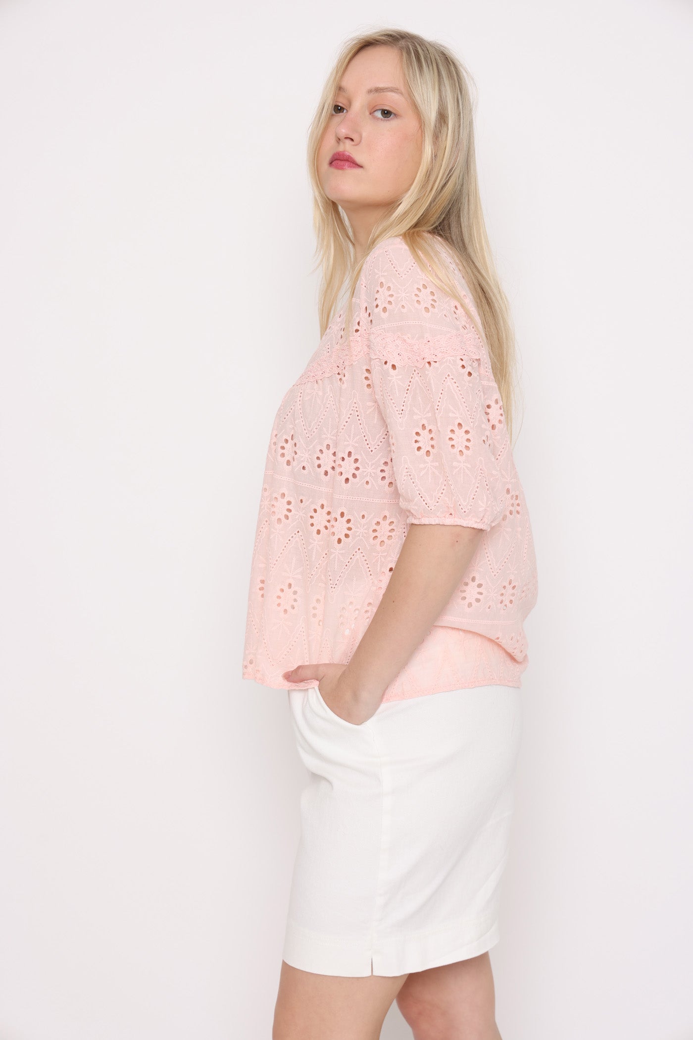 חולצה ורודה קרושה