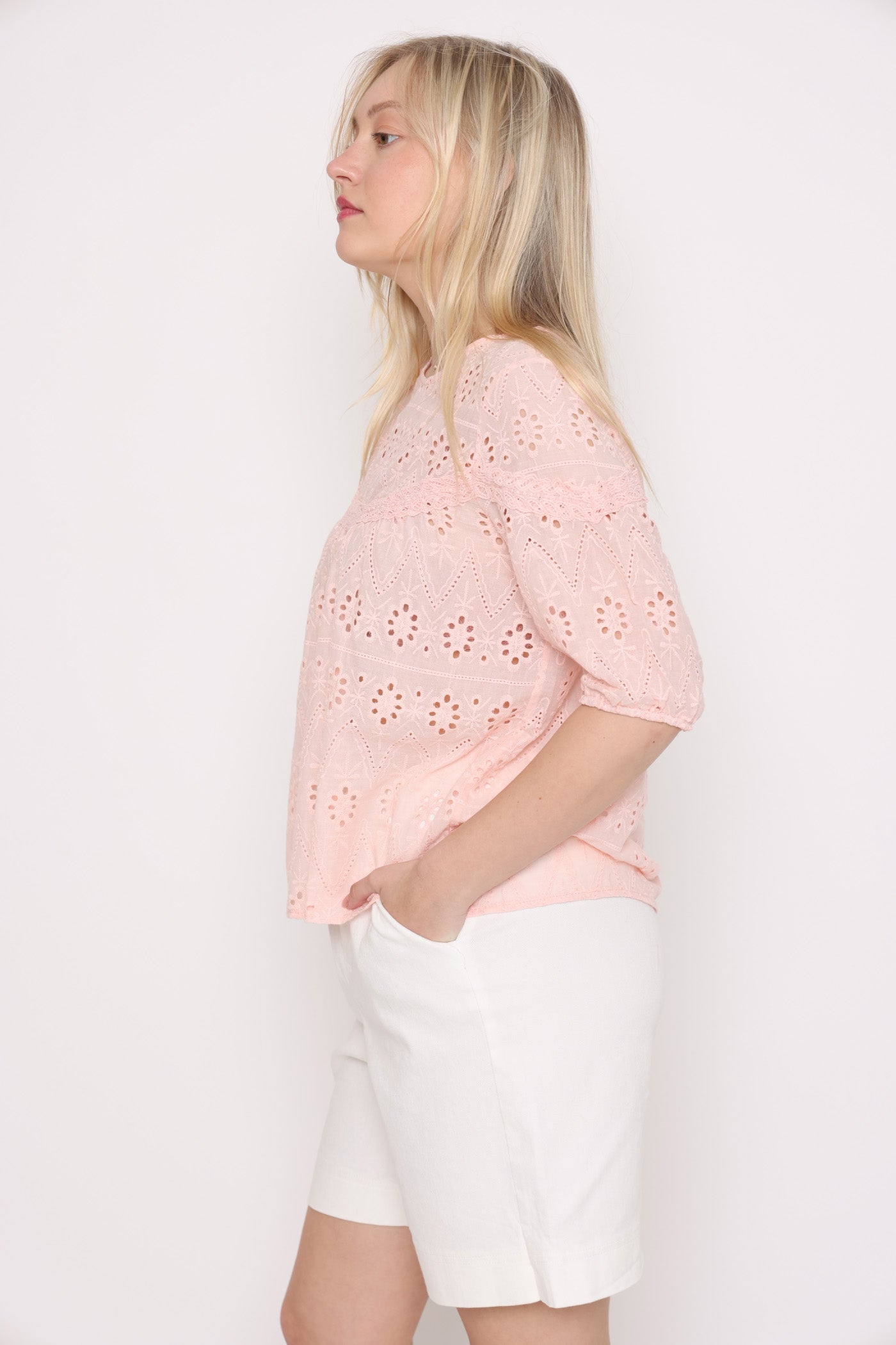 חולצה ורודה קרושה