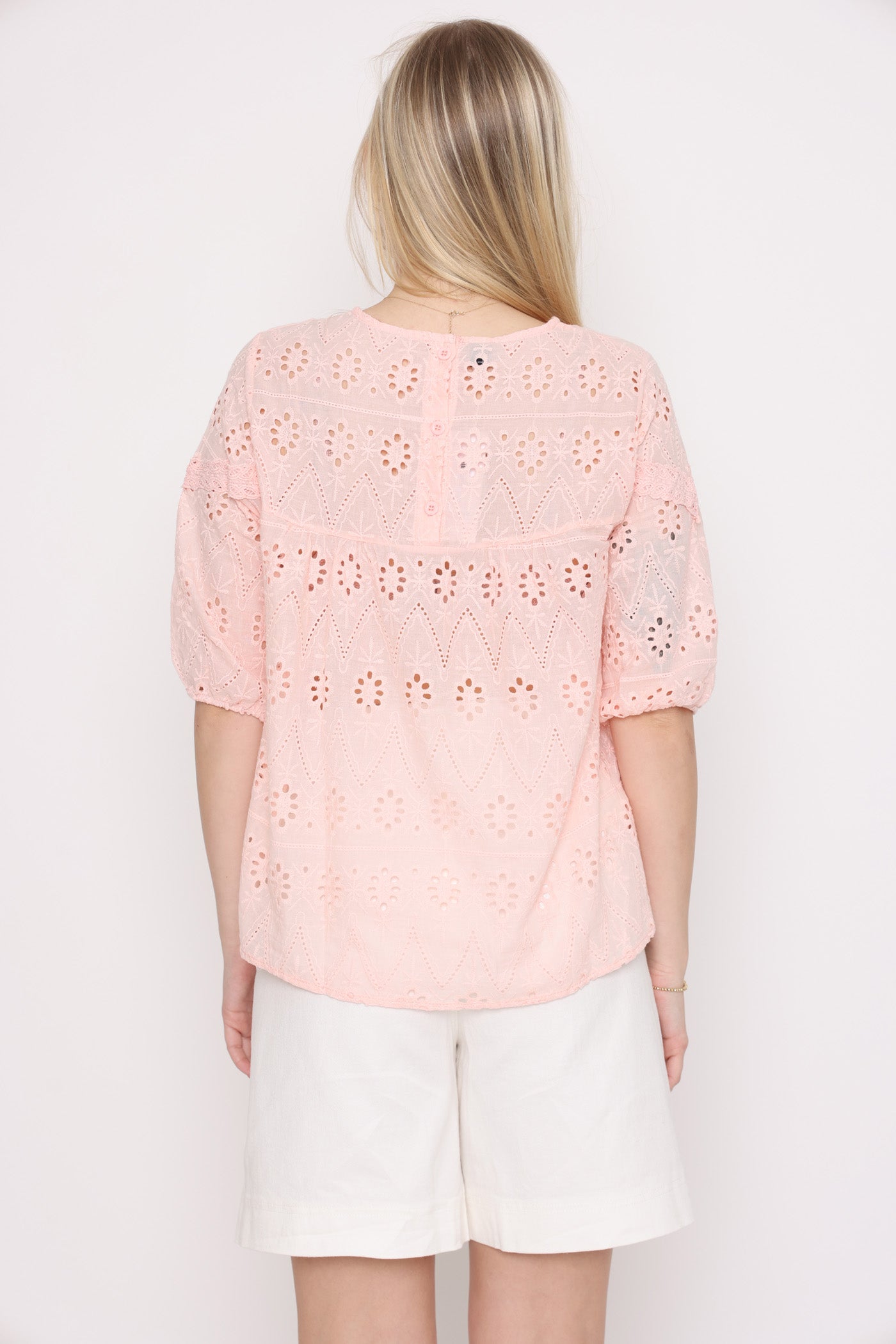 חולצה ורודה קרושה