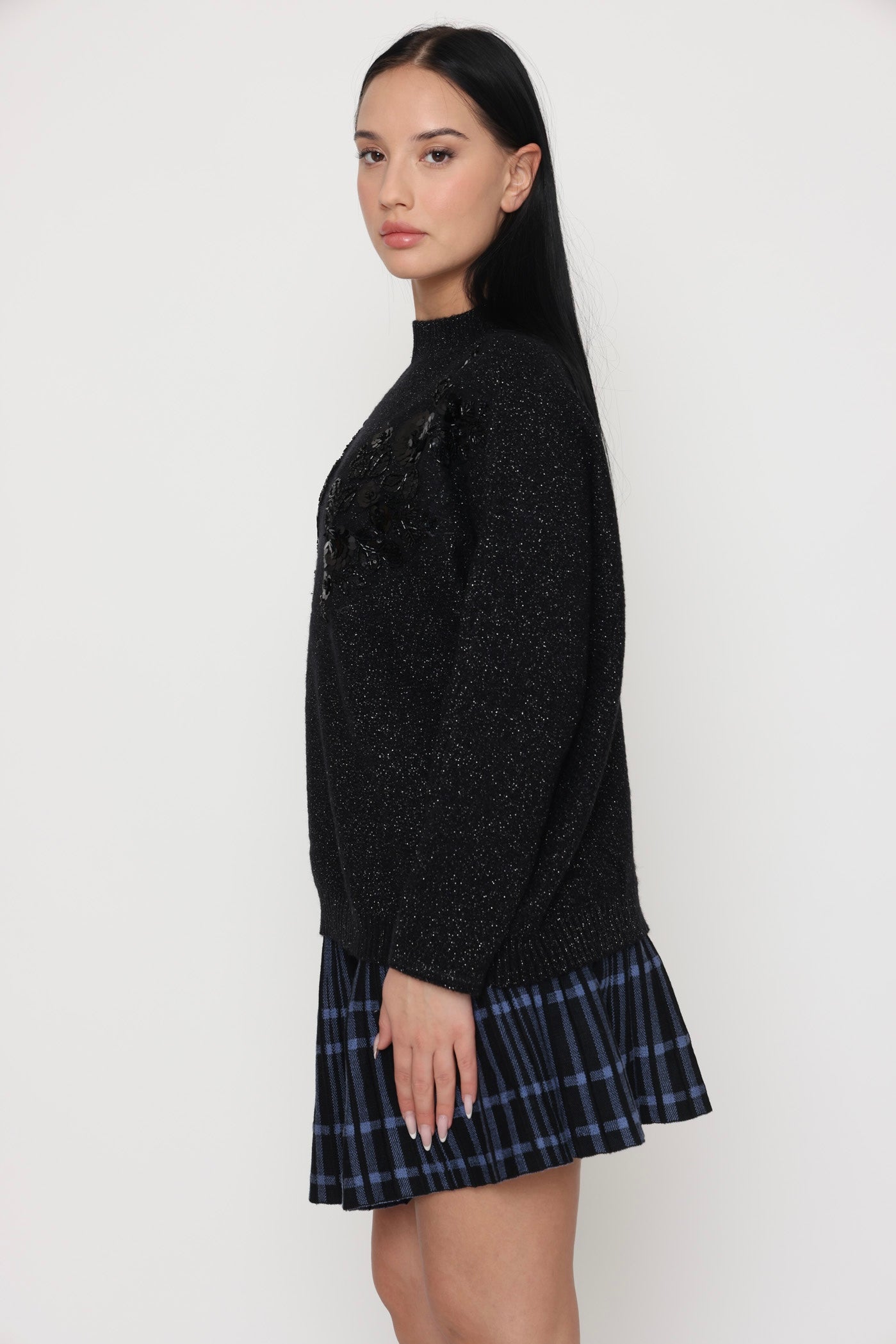 סריג שחור יוקרתי