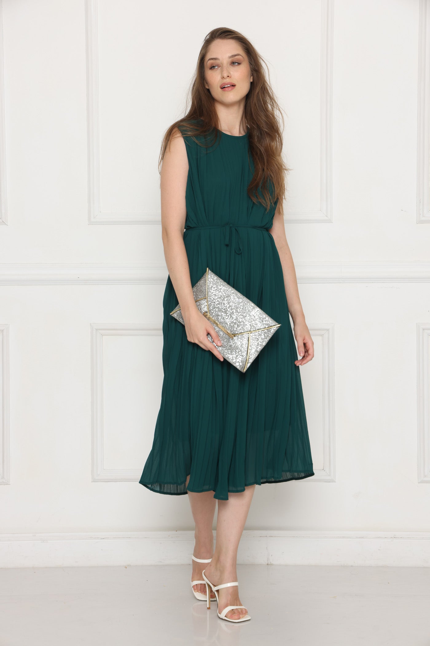 שמלת פליסה חלקה