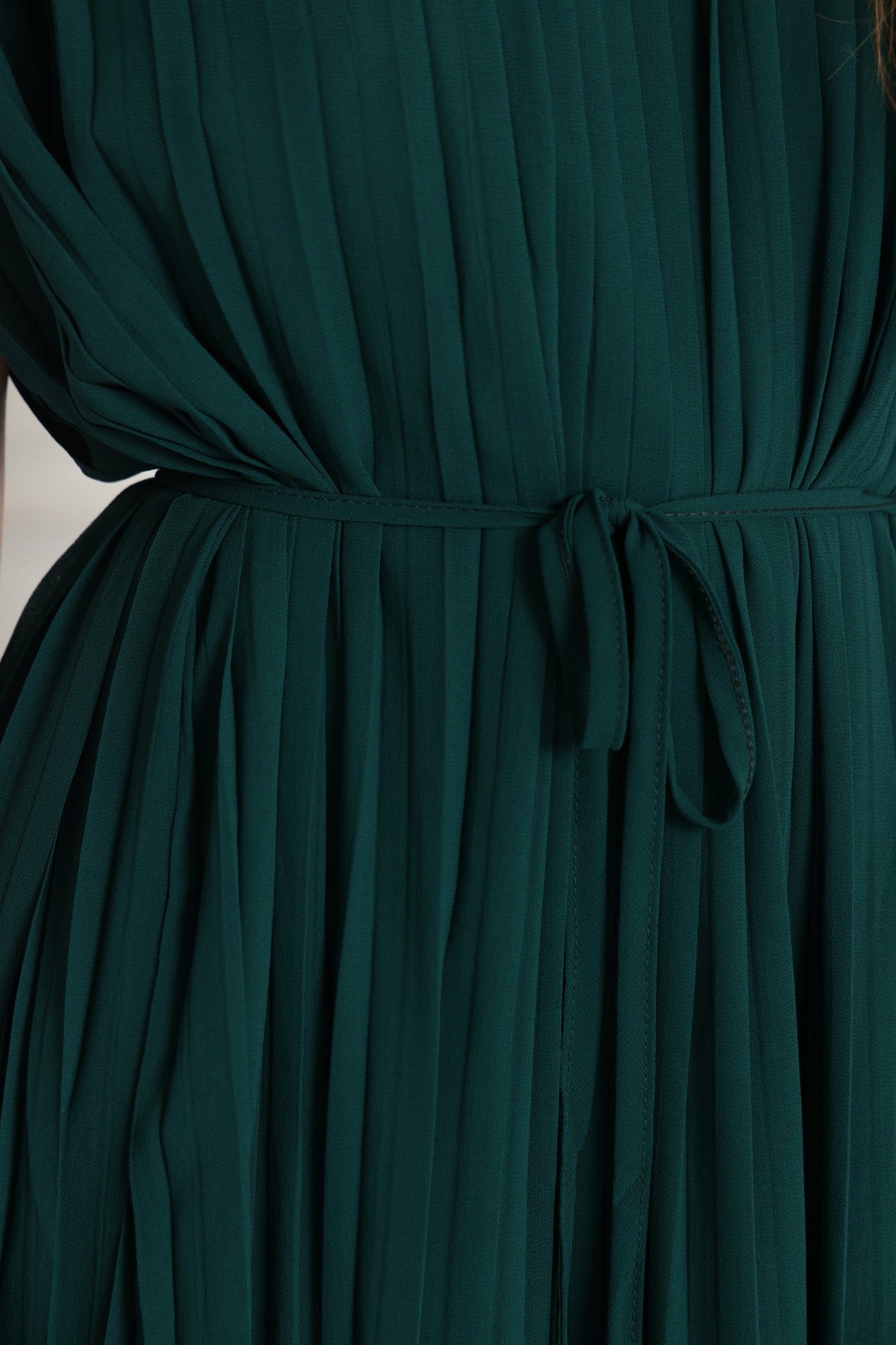 שמלת פליסה חלקה