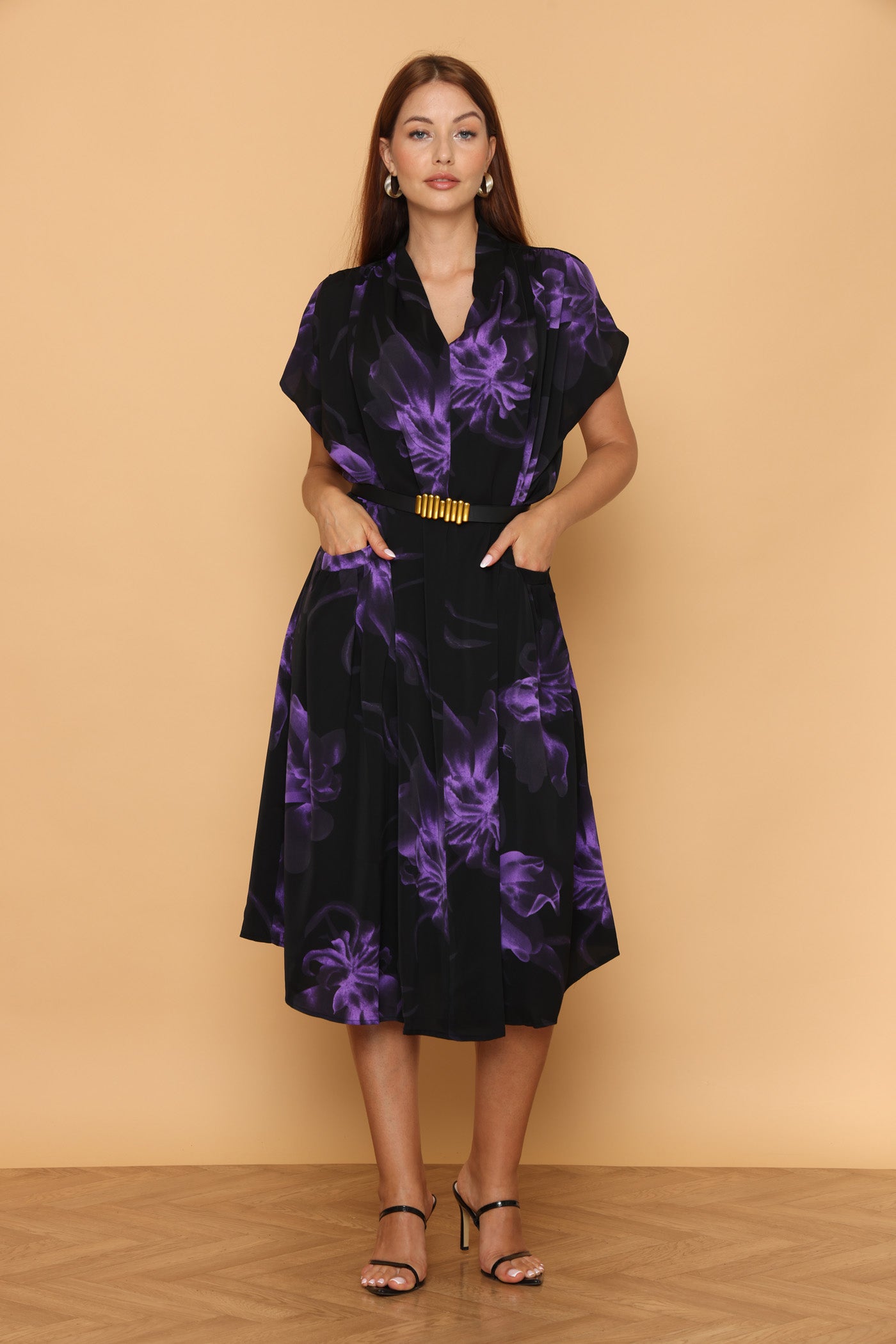 שמלת פריחה סגולה