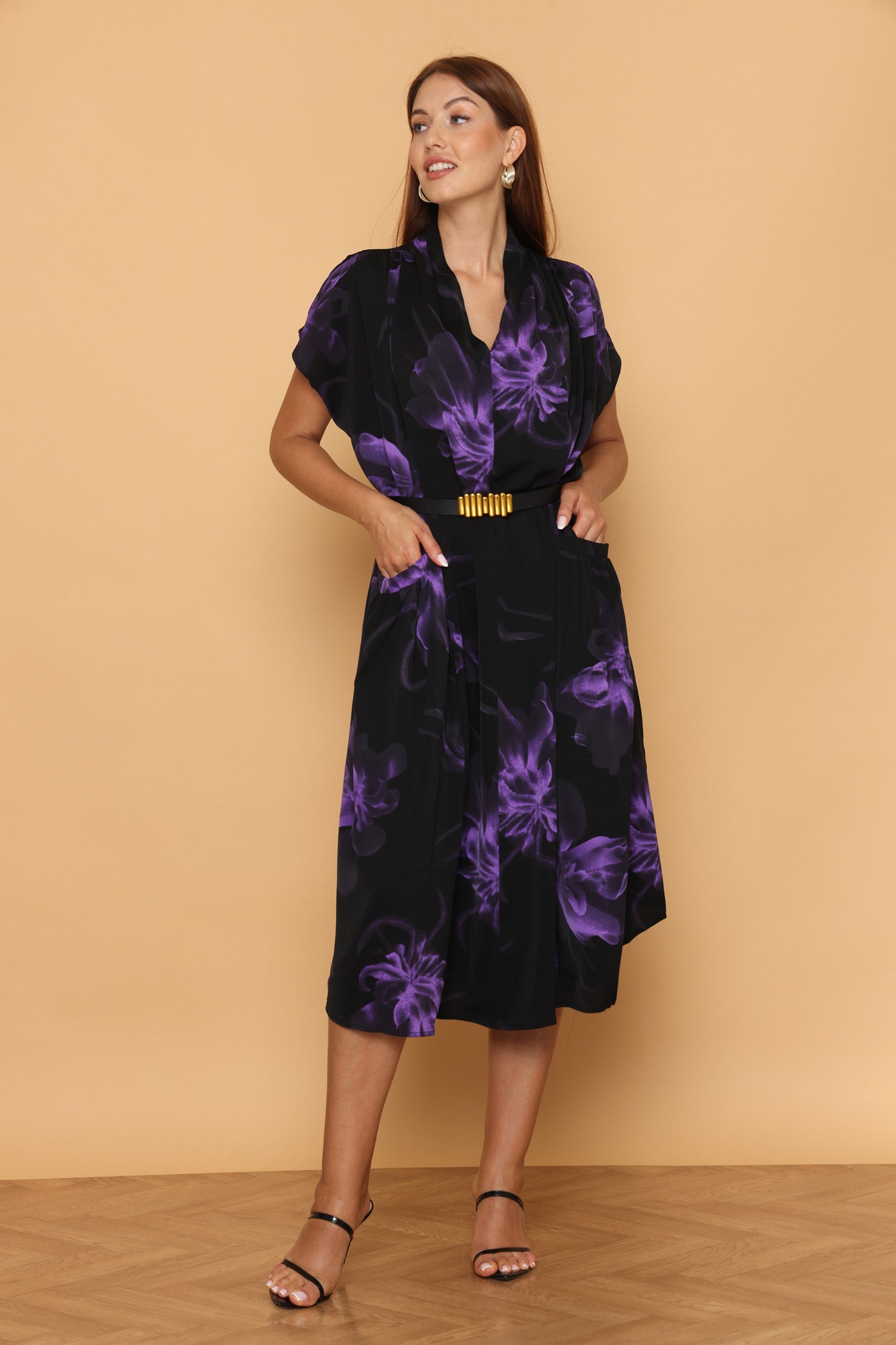 שמלת פריחה סגולה