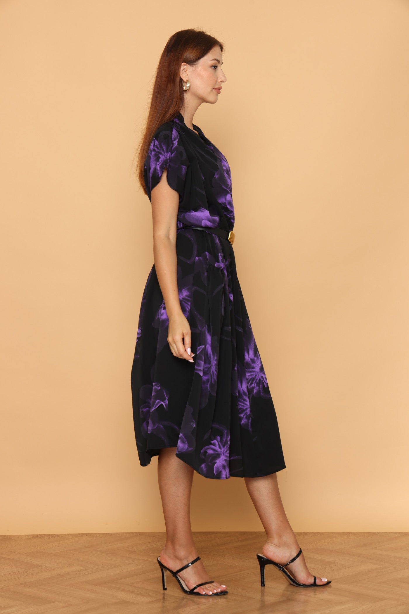 שמלת פריחה סגולה