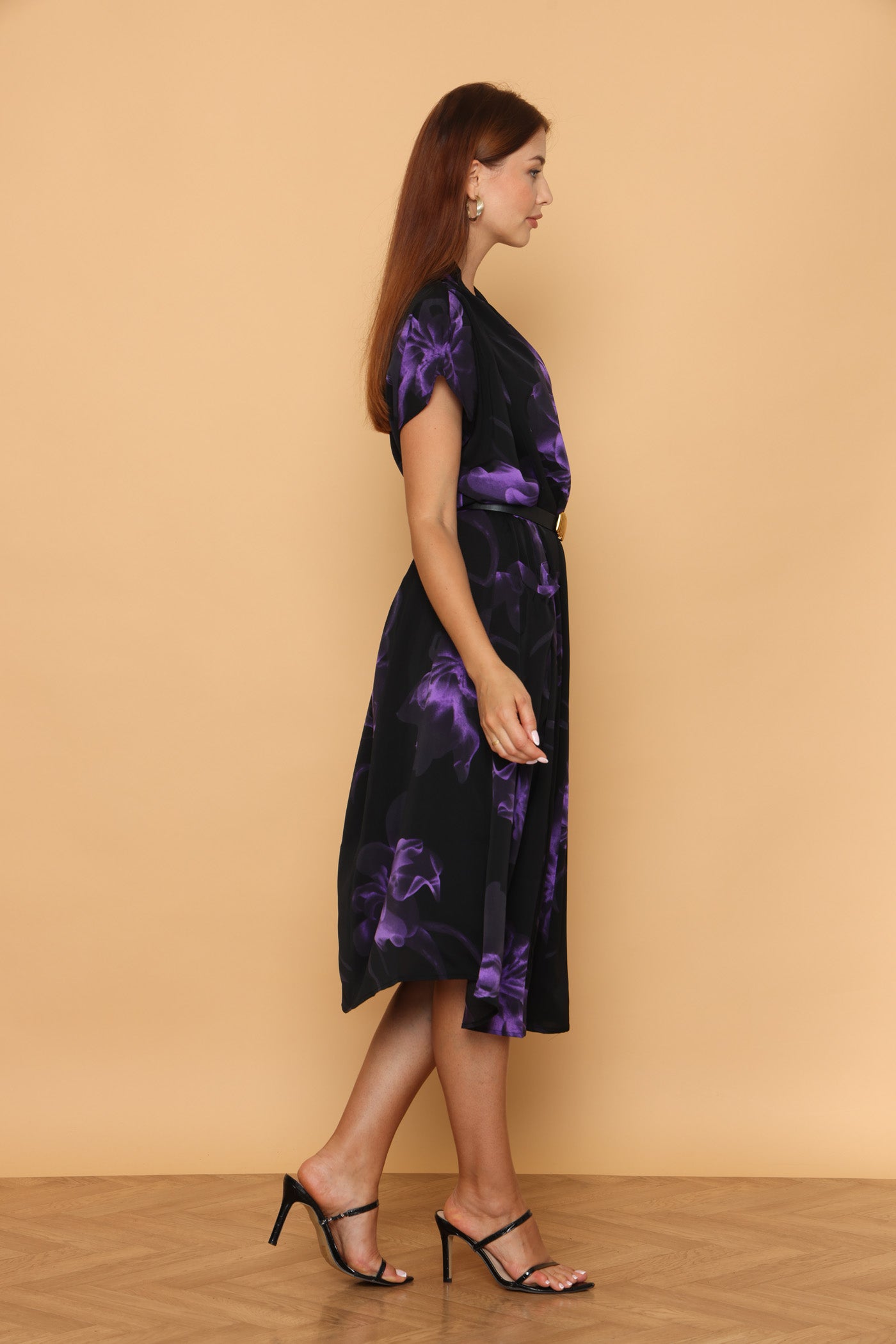 שמלת פריחה סגולה