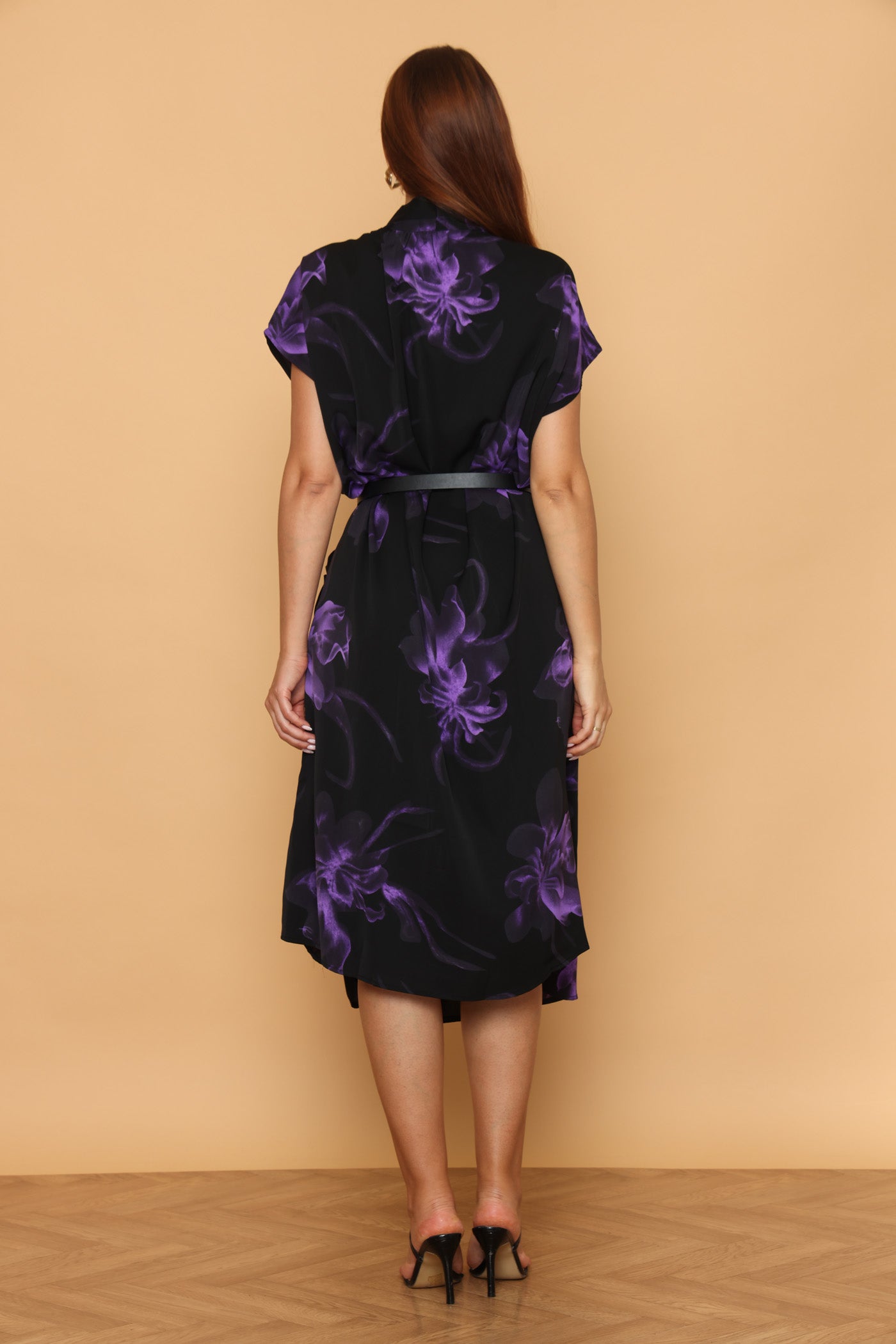 שמלת פריחה סגולה