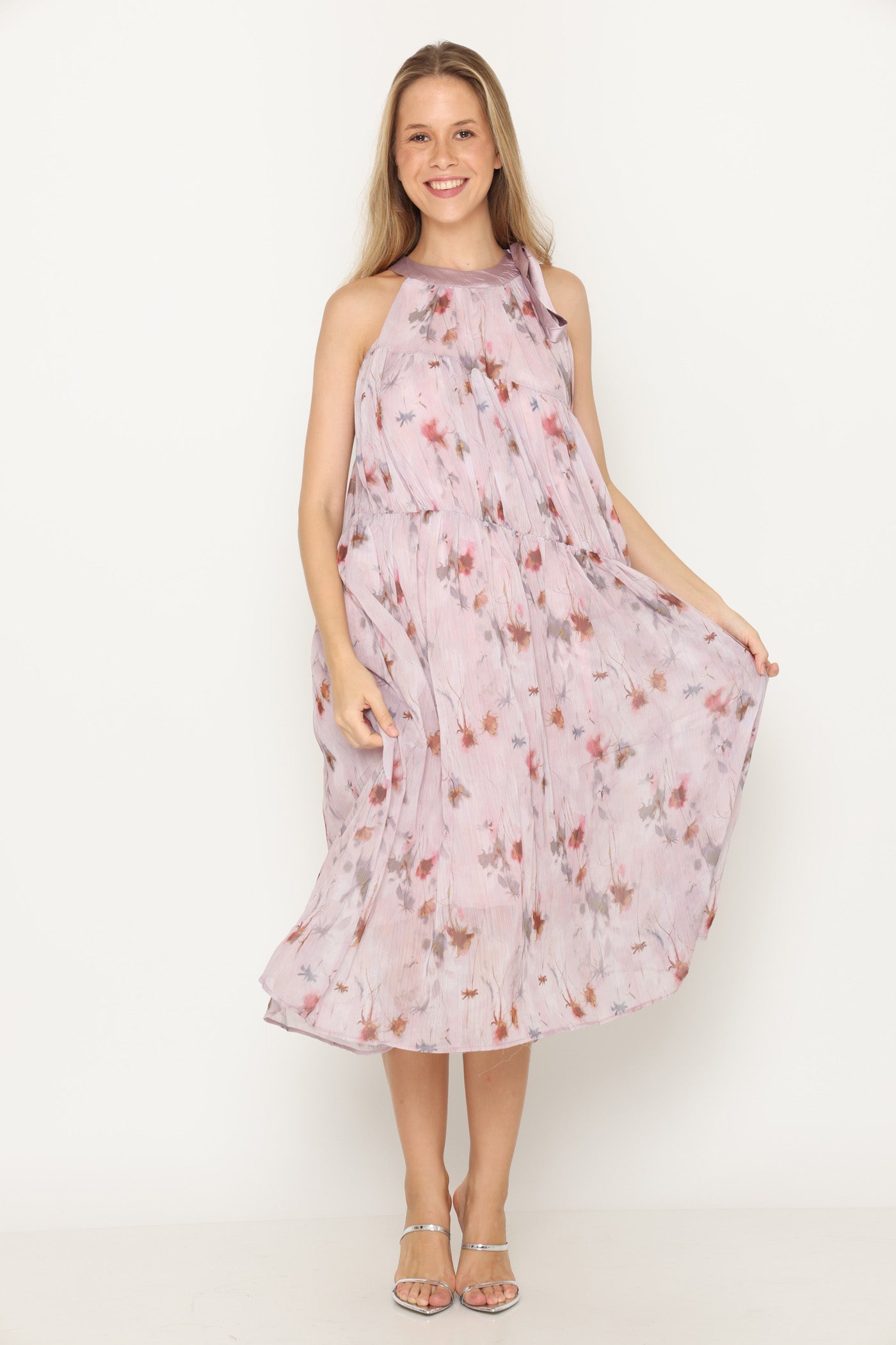 שמלה רומנטית מפלסים