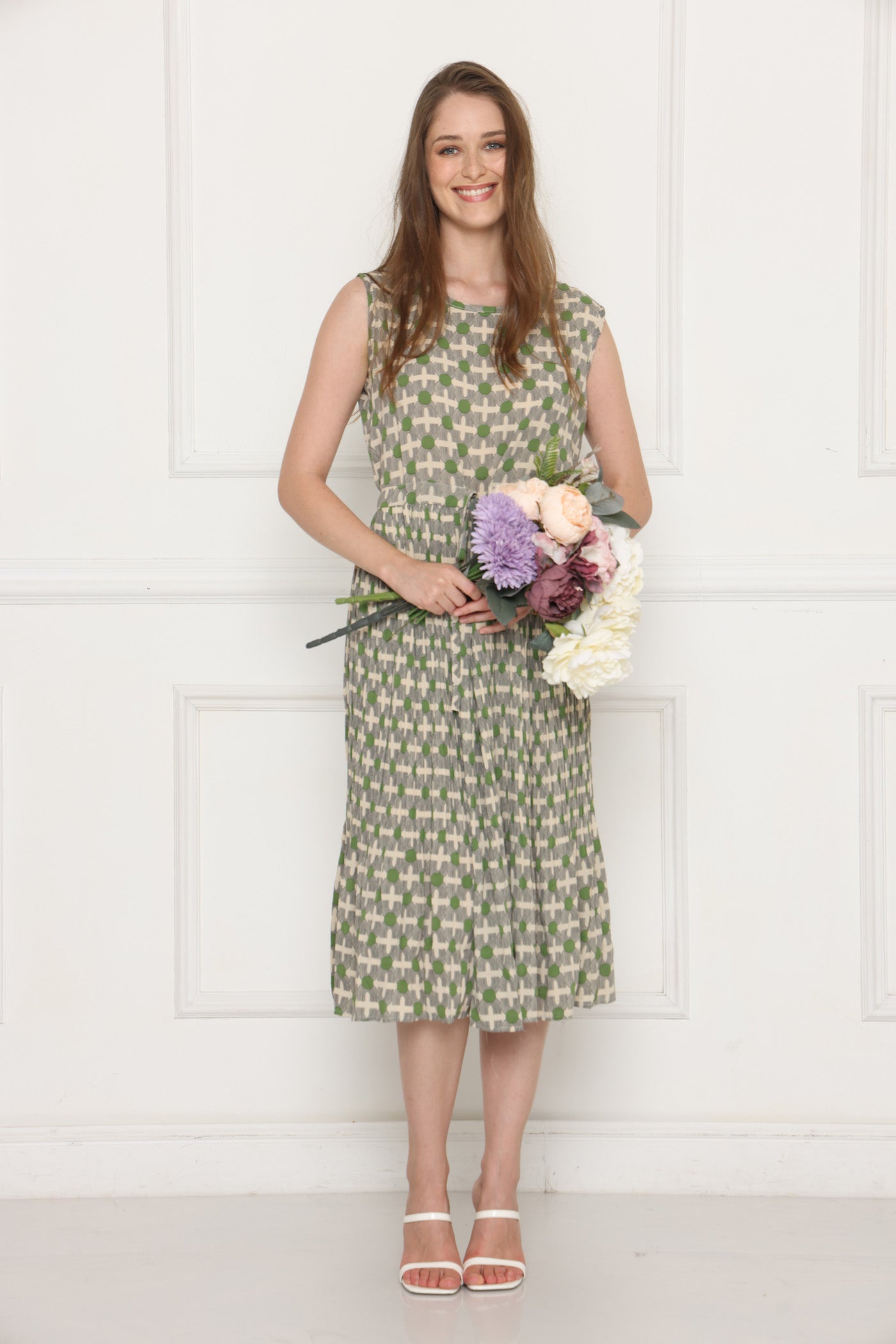 שמלת כדורים ירוקים