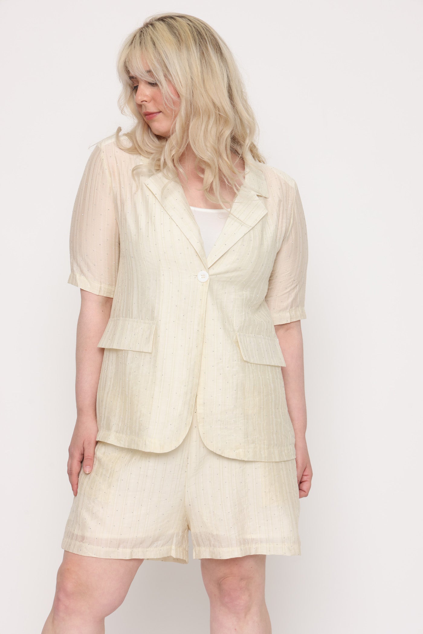 מכנסיי יהלומים בז'