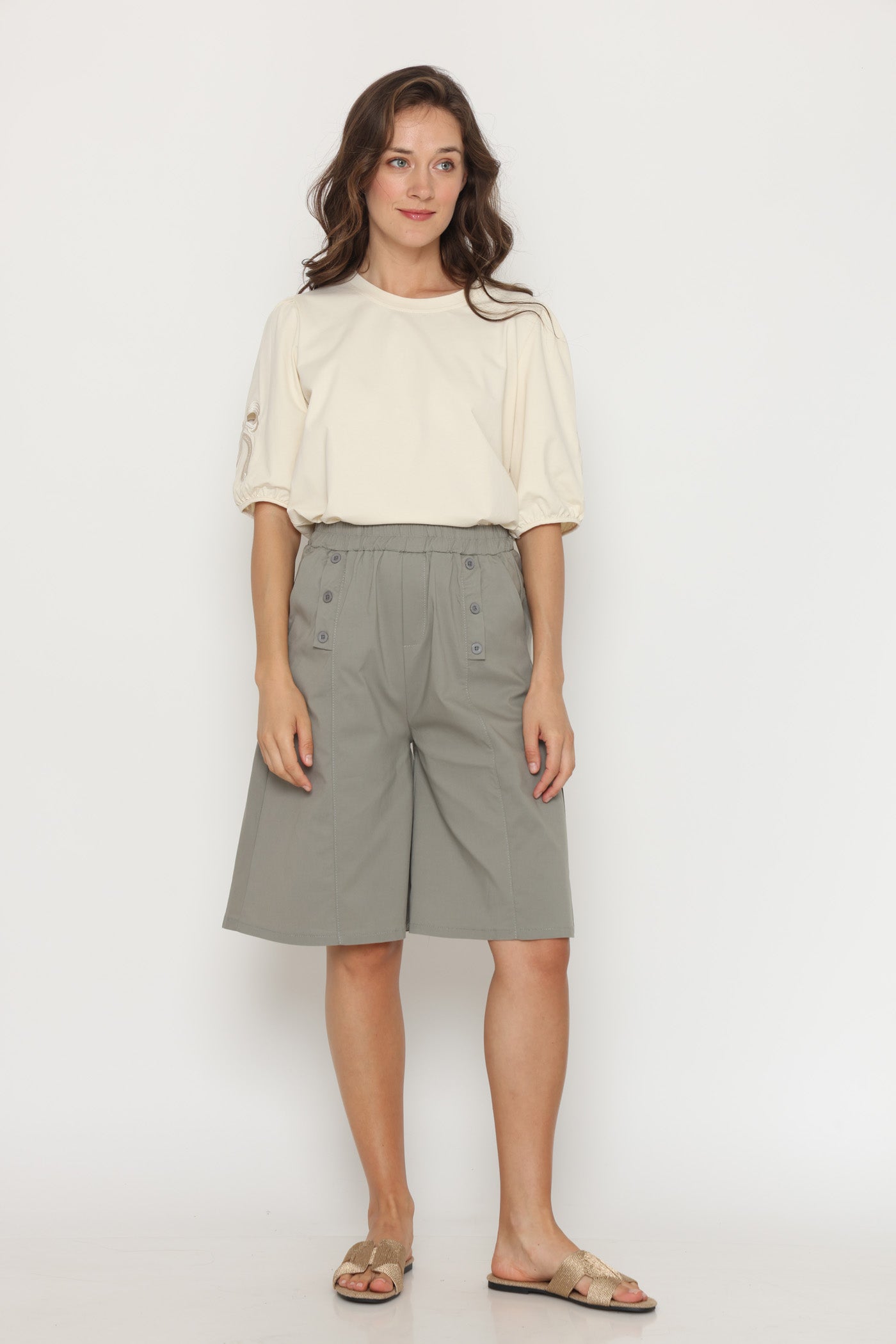 מכנסיי שורות כפתורים