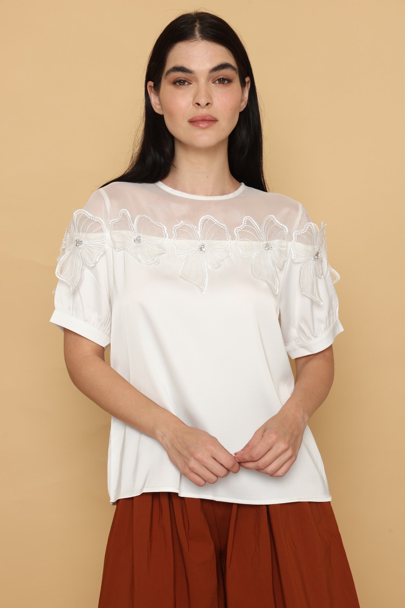 חולצת שורת פרחי קישוט