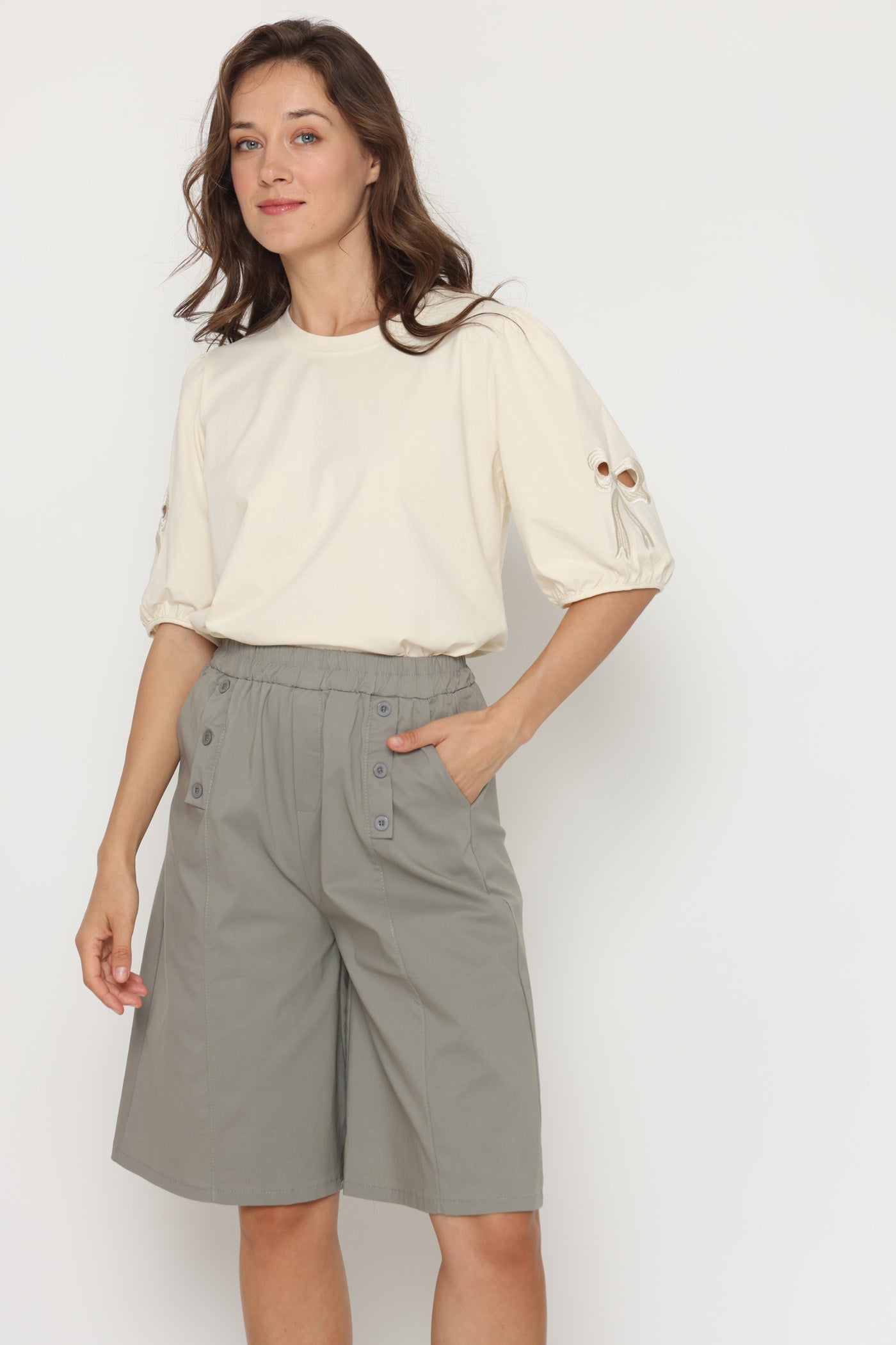 מכנסיי שורות כפתורים