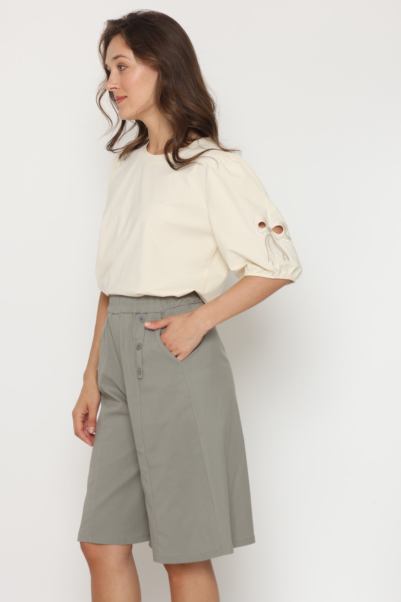 מכנסיי שורות כפתורים