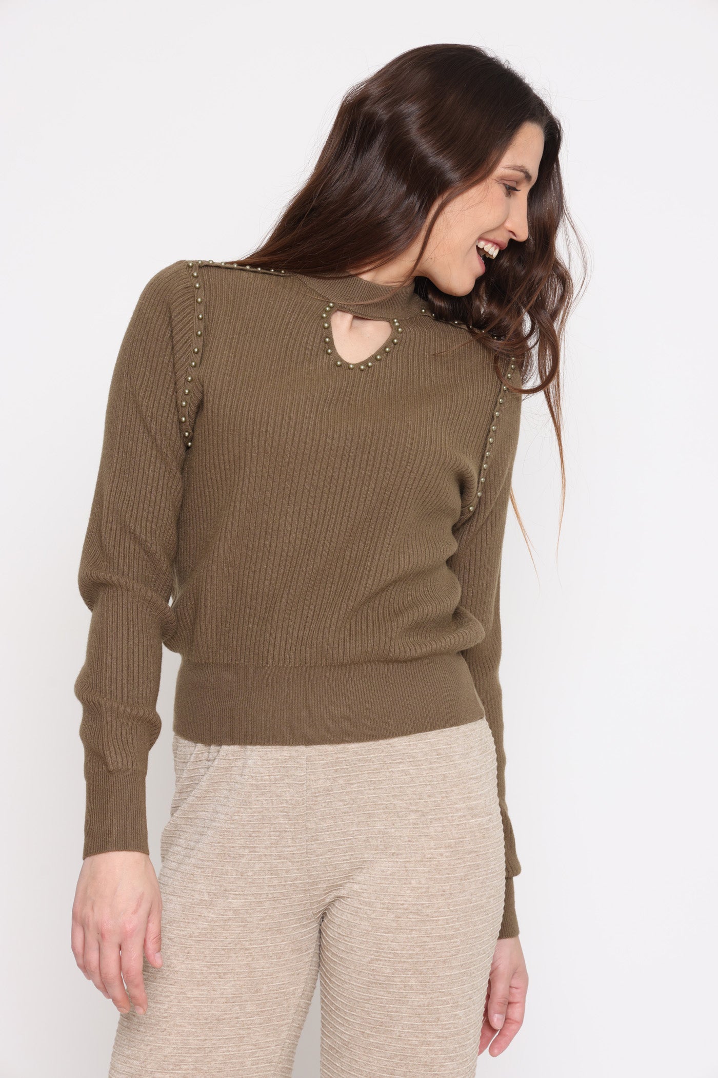 סריג קולר וחרוזים