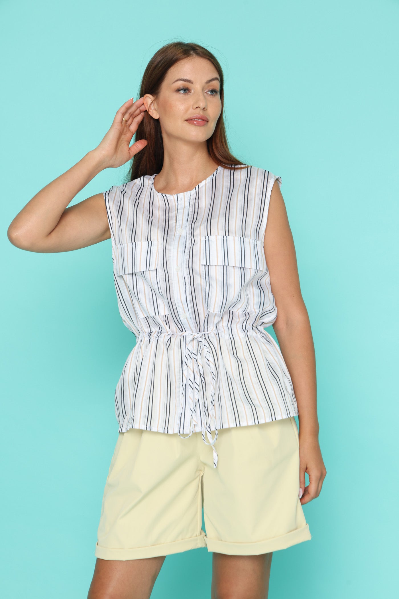 גופיית פסים וחגורת קשירה