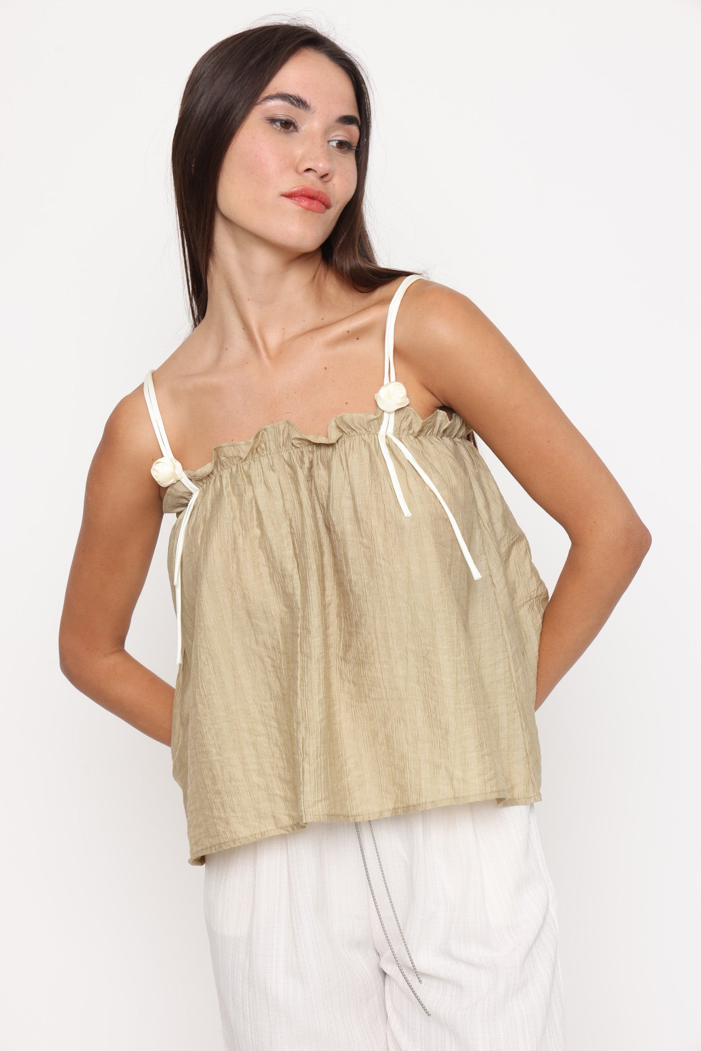 גופיית כתפיות שושנים