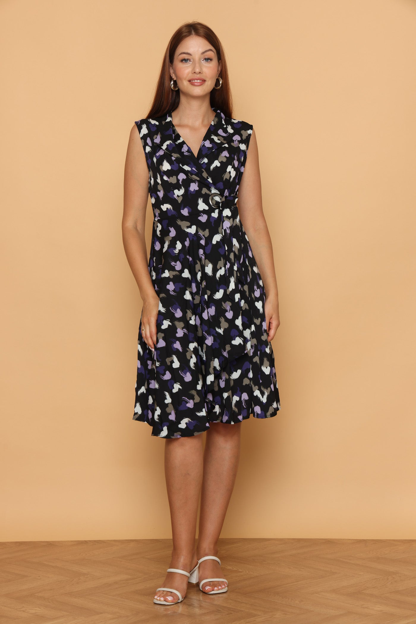 שמלת לבבות ללא שרוול