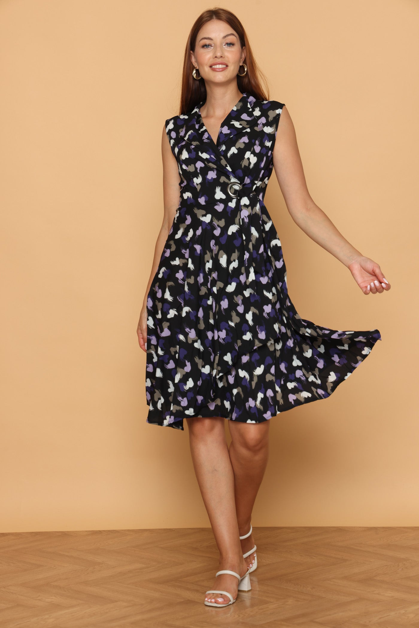 שמלת לבבות ללא שרוול