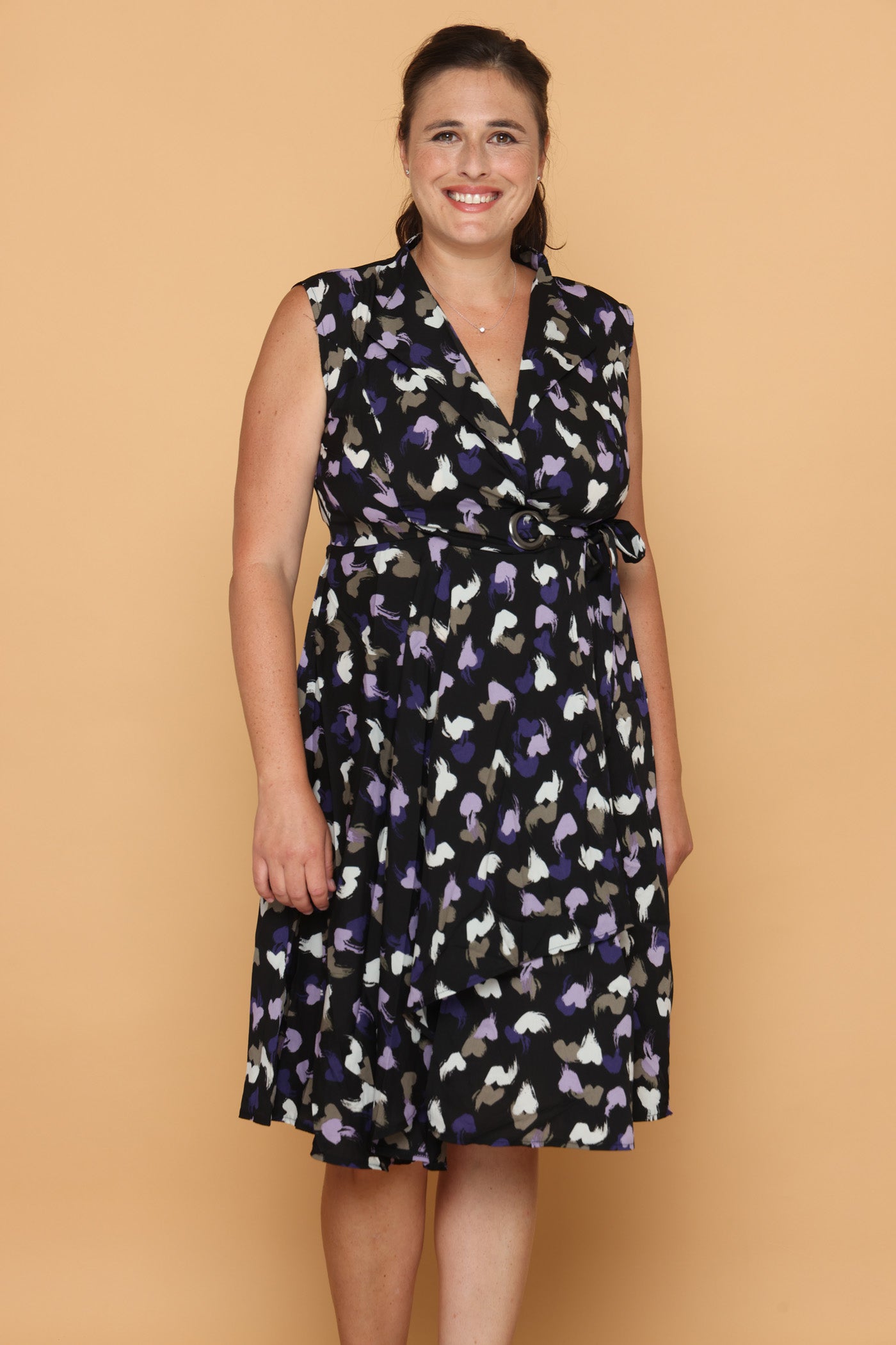 שמלת לבבות ללא שרוול