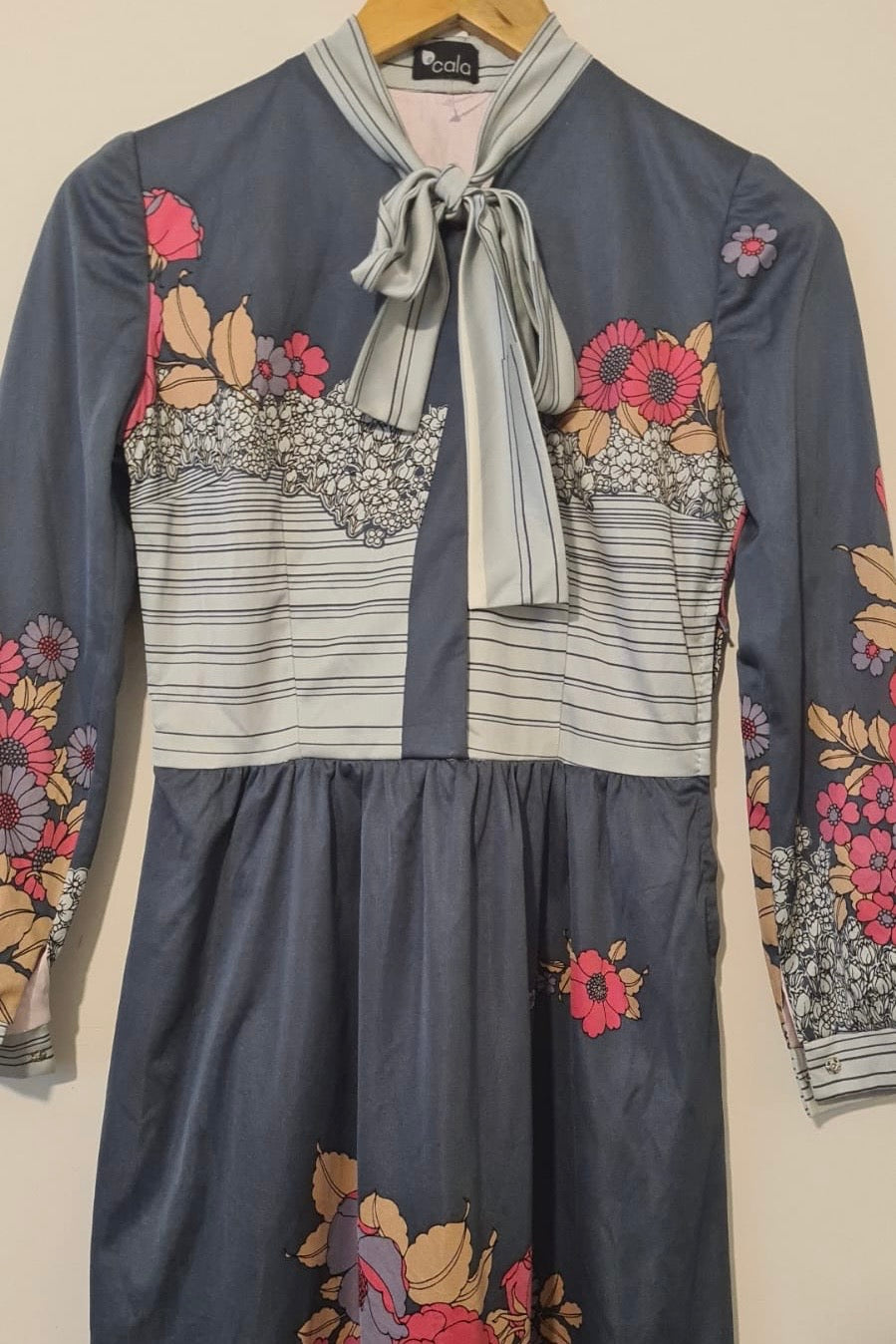 שמלת וינטג' פרחים אדומים