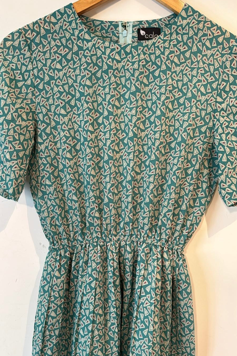 שמלת וינטג' משולשי צבע