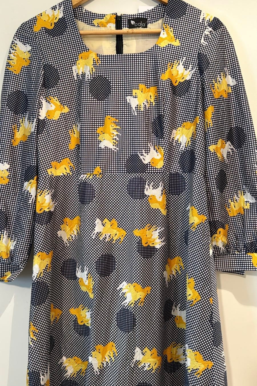 שמלת וינטג' שלישיית סוסים