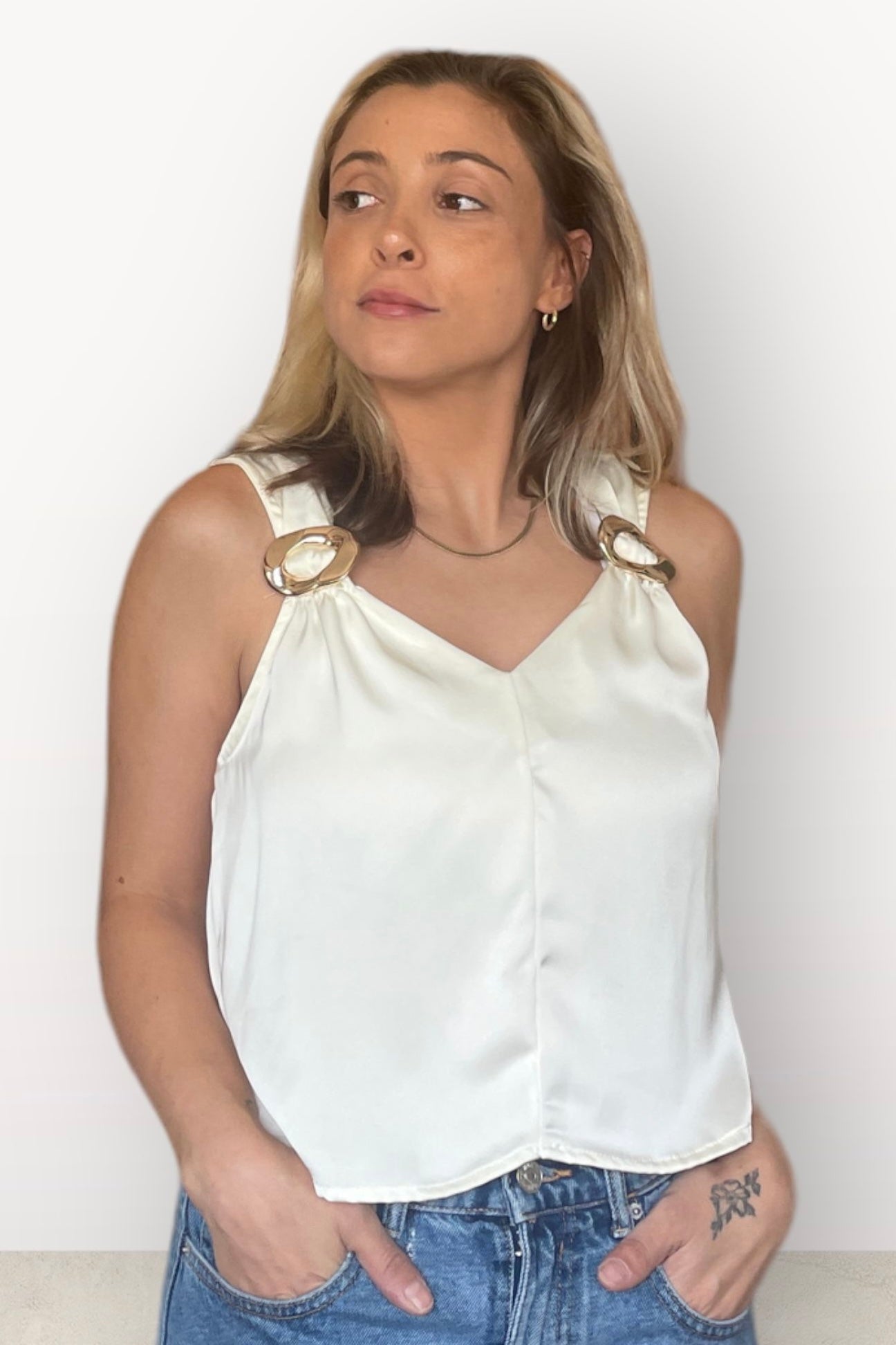 גופיית אבזם זהב