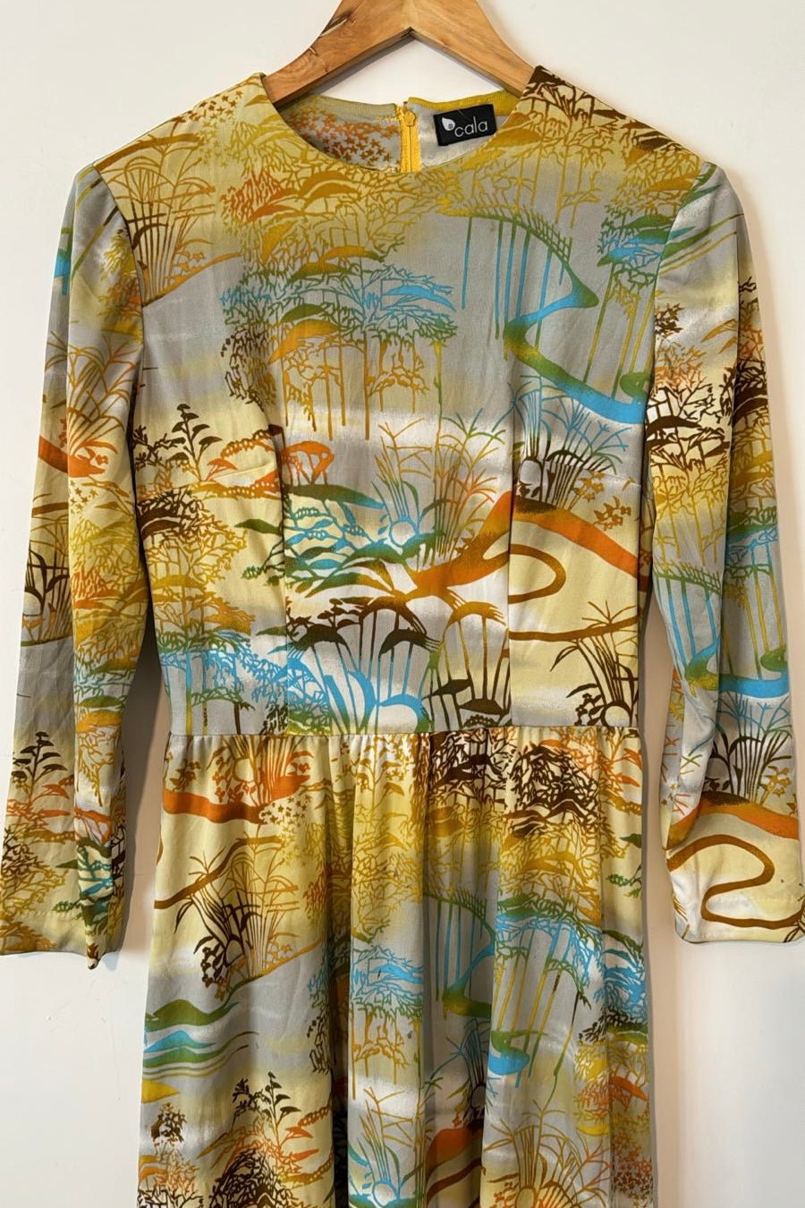 שמלת וינטג' קיץ בחוף