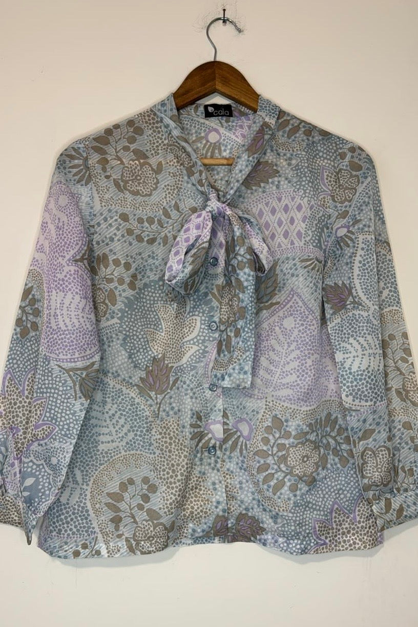 חולצת וינטג' פסטלית שקפקפה קשירת צווארון