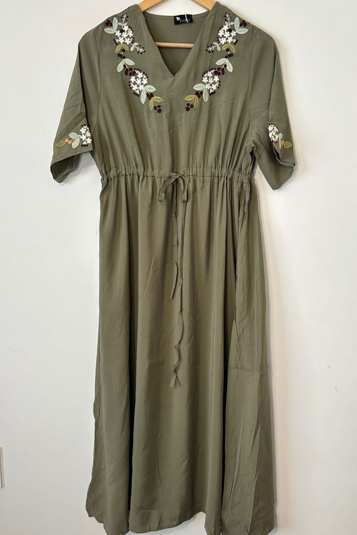 שמלה רקמה רומנטית