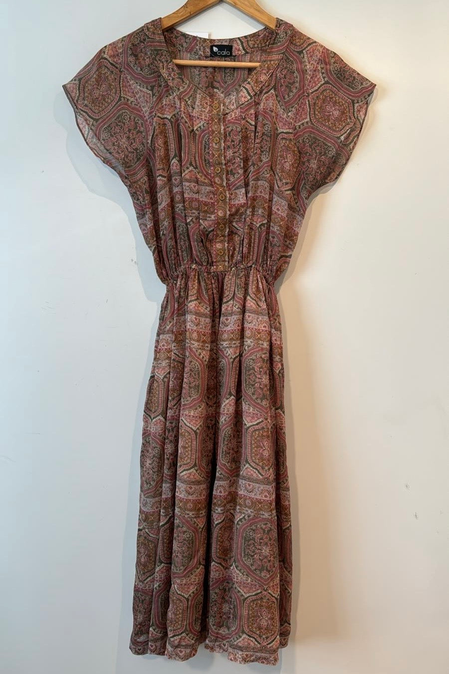 שמלת וינטג' חצר הארמון