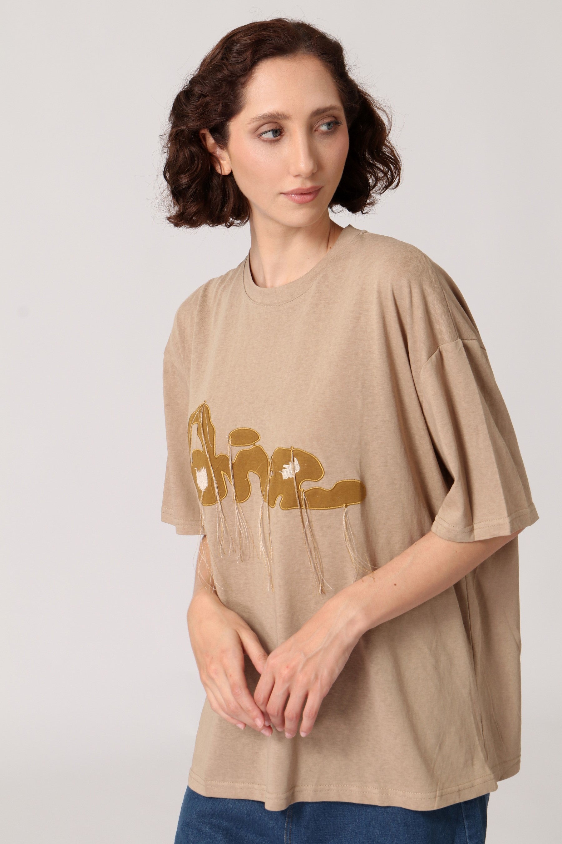 חולצת חוטים