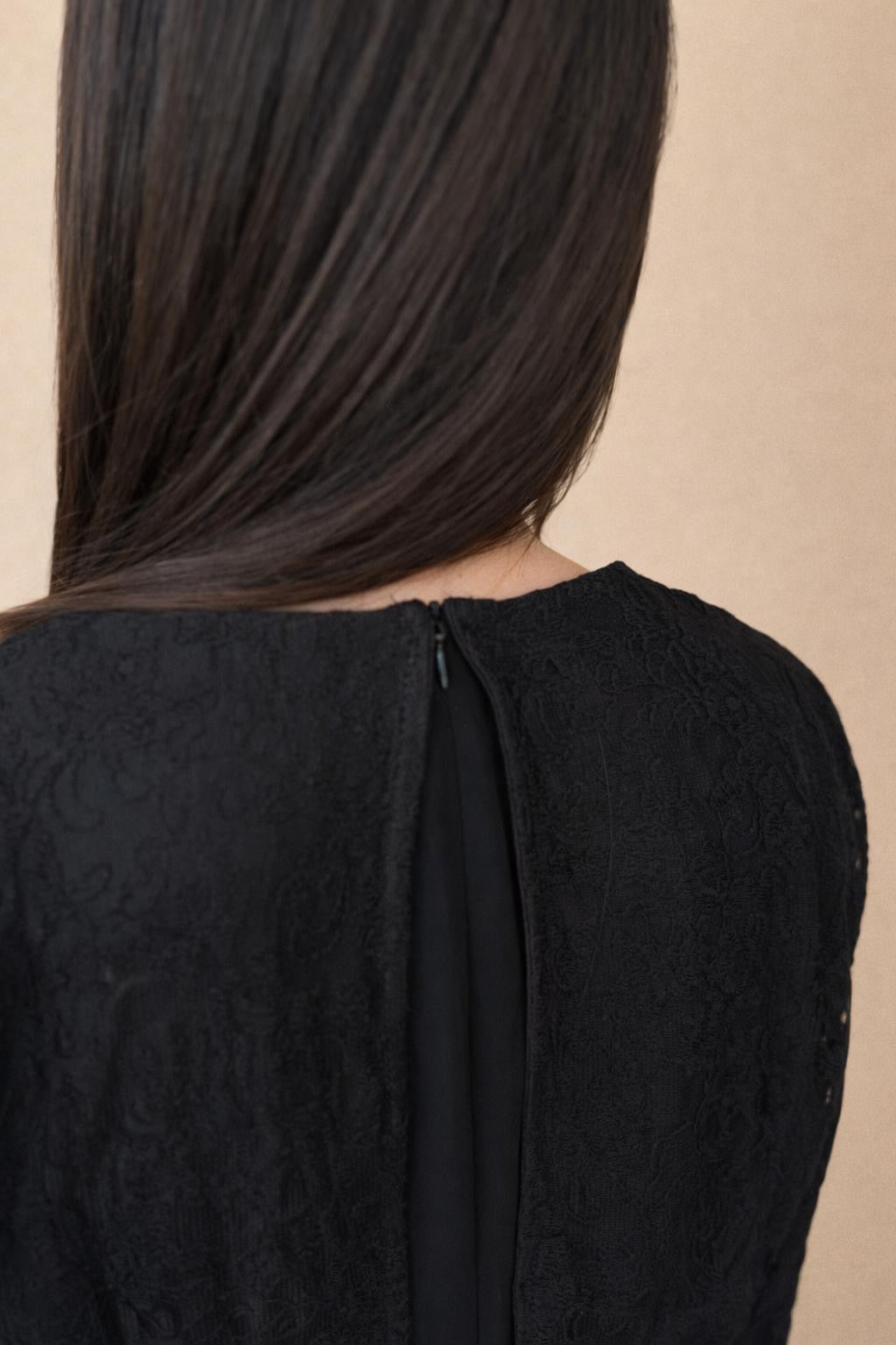 חולצה שרוולי תחרה