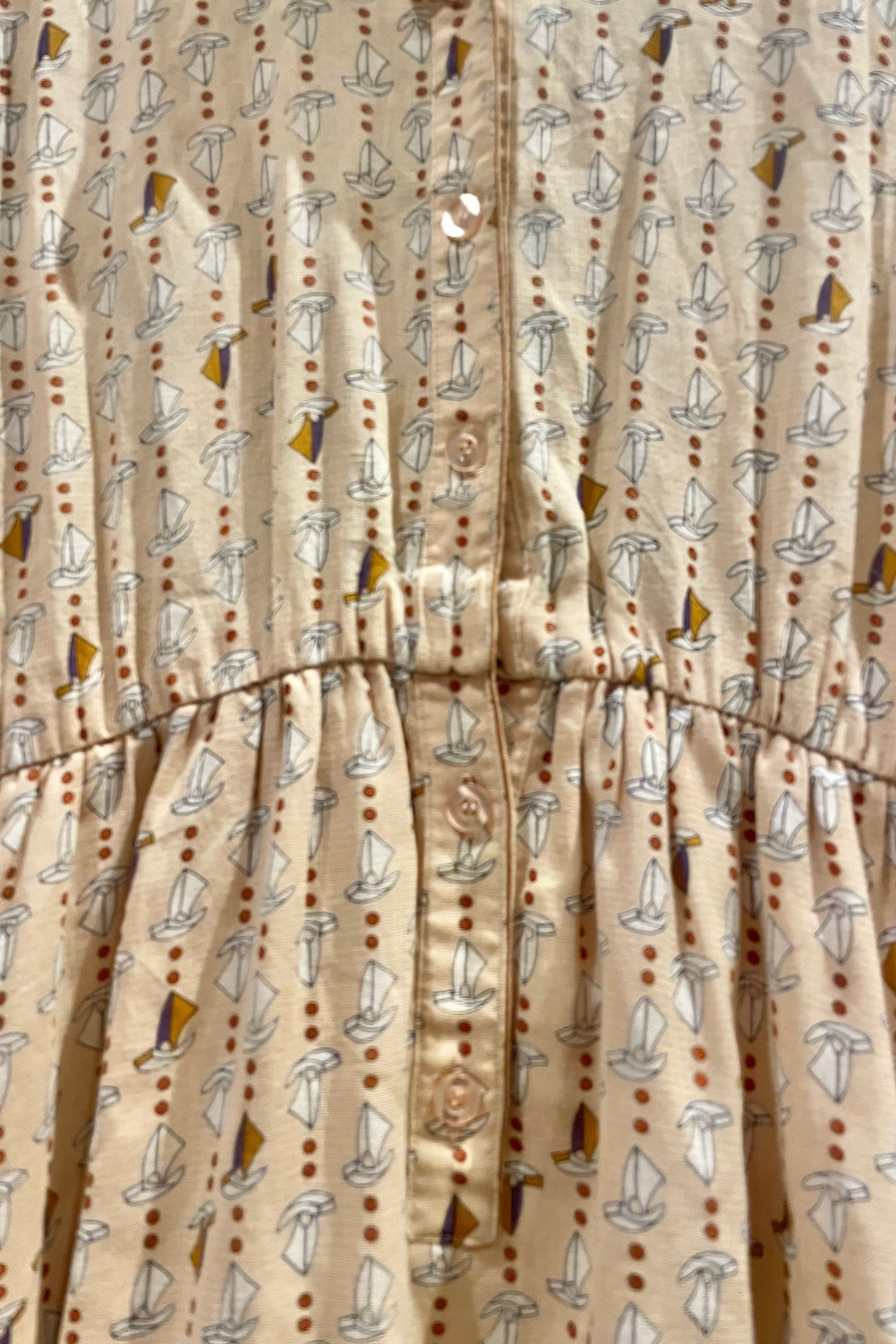 שמלת וינטג׳ שטה הסירה