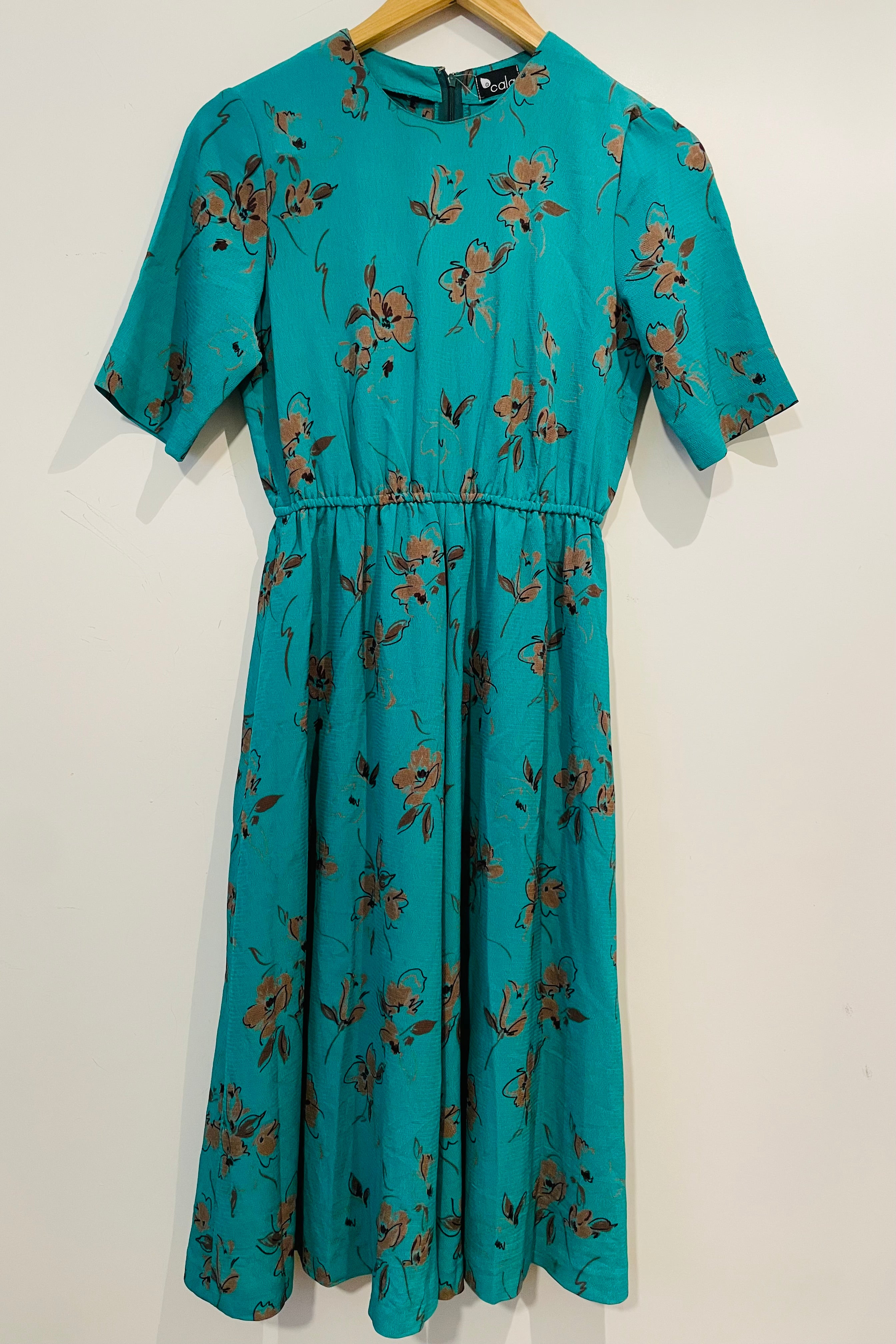 שמלת וינטג׳ ירקונה.