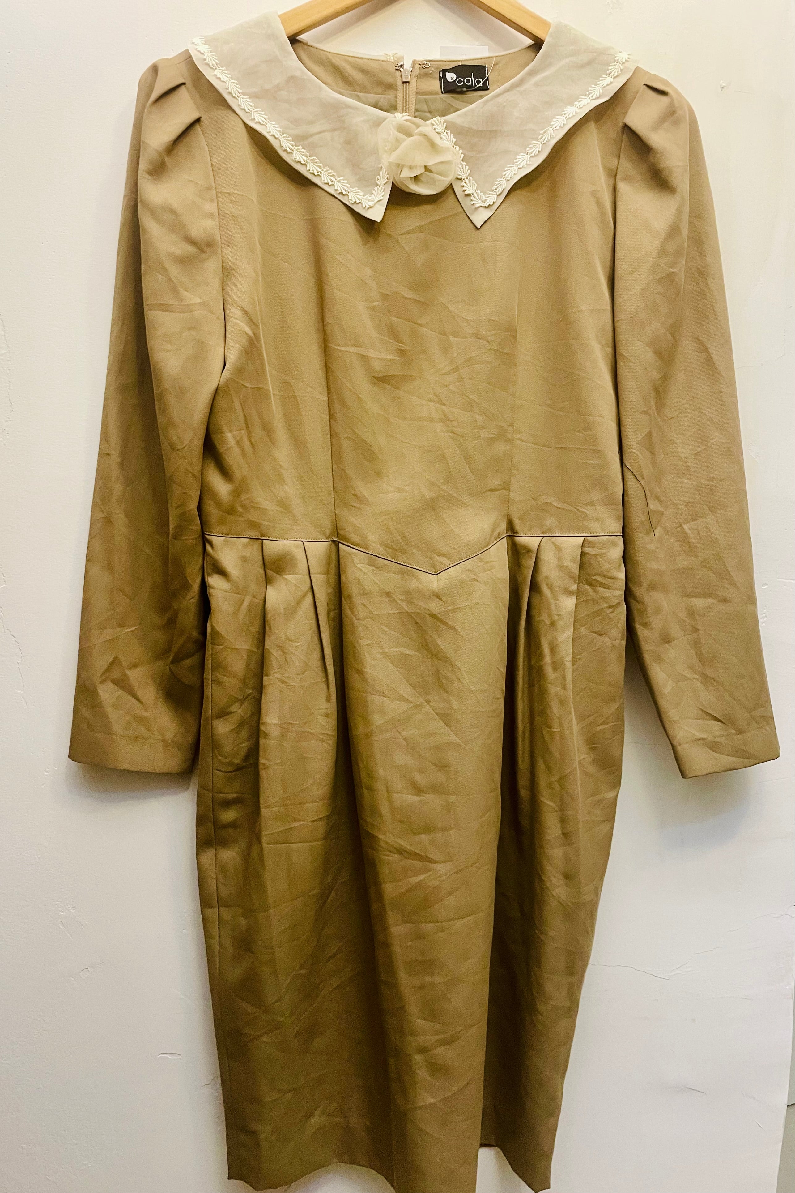 שמלת וינטג׳ צווארון ופרח