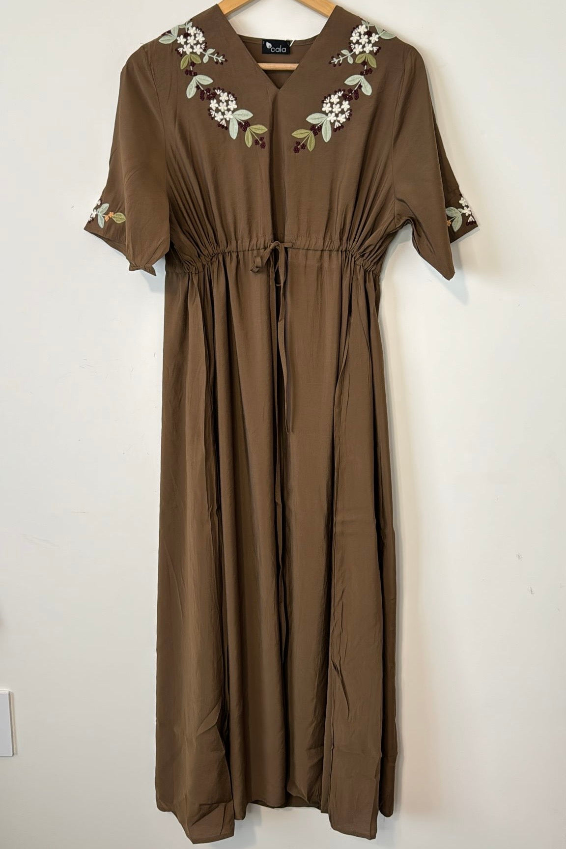 שמלה רקמה רומנטית