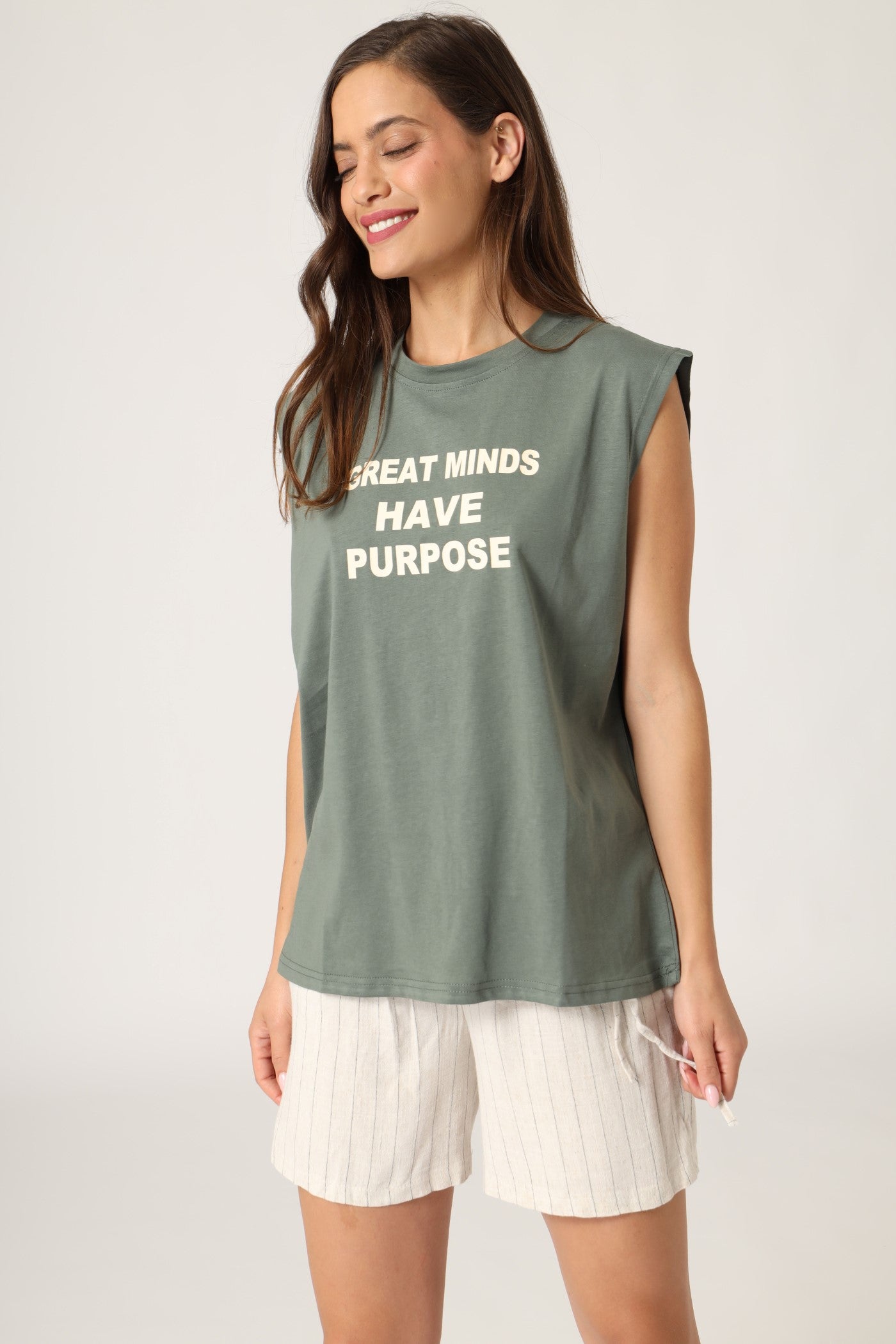 חולצת GREAT MINDS