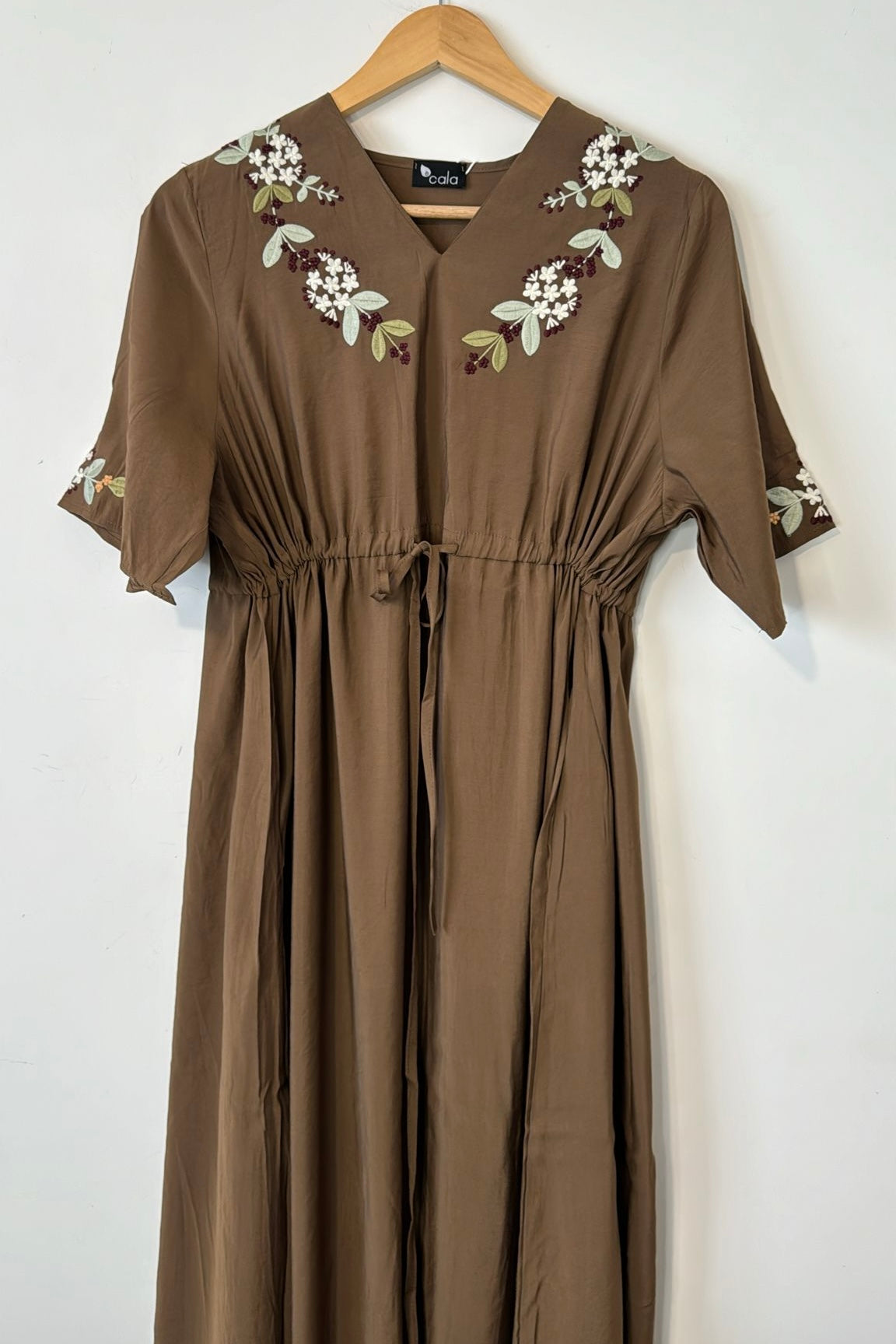 שמלה רקמה רומנטית