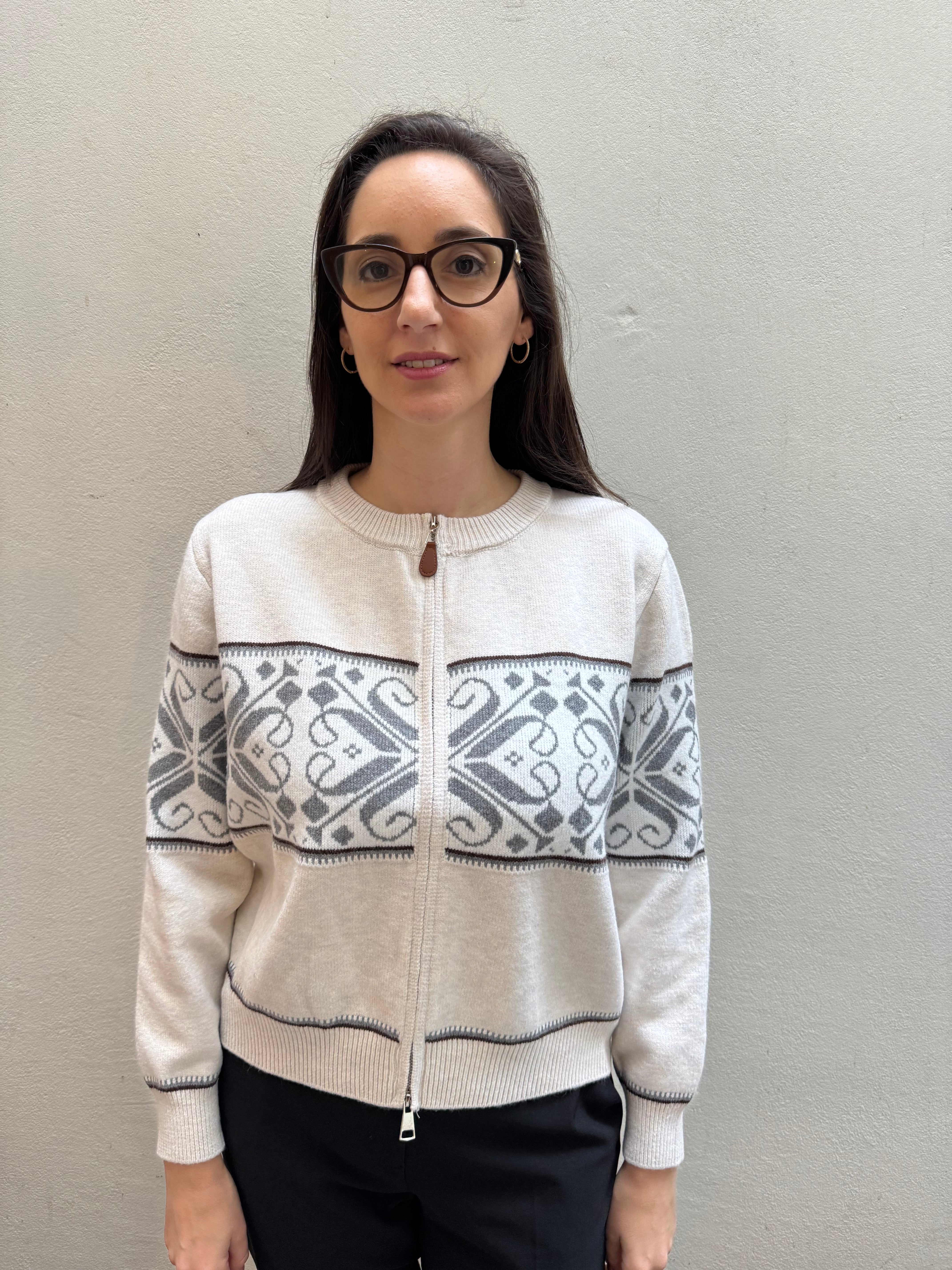 קרדיגן מרכז דקורטיבי