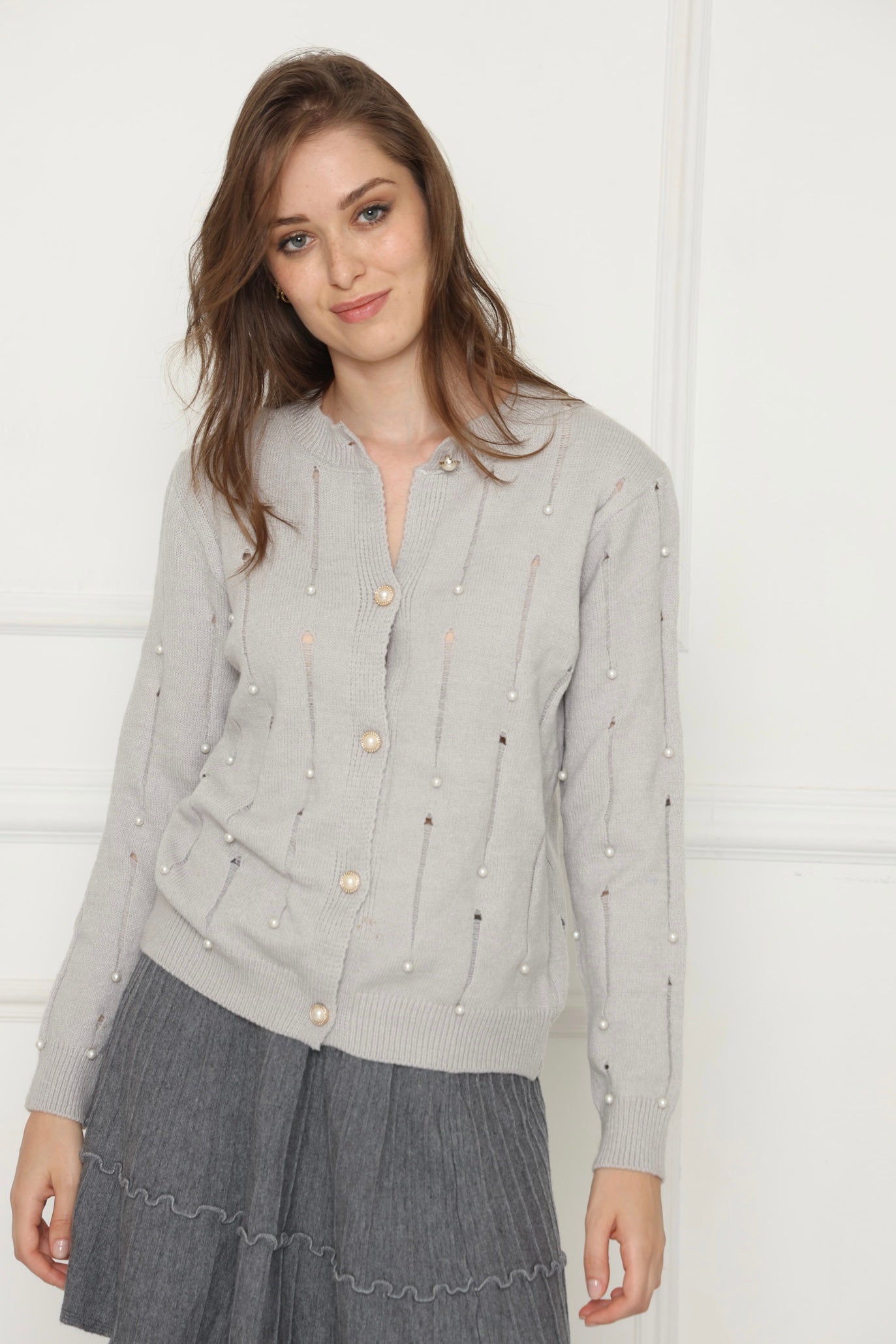 קרדיגן שקעים וחרוזים