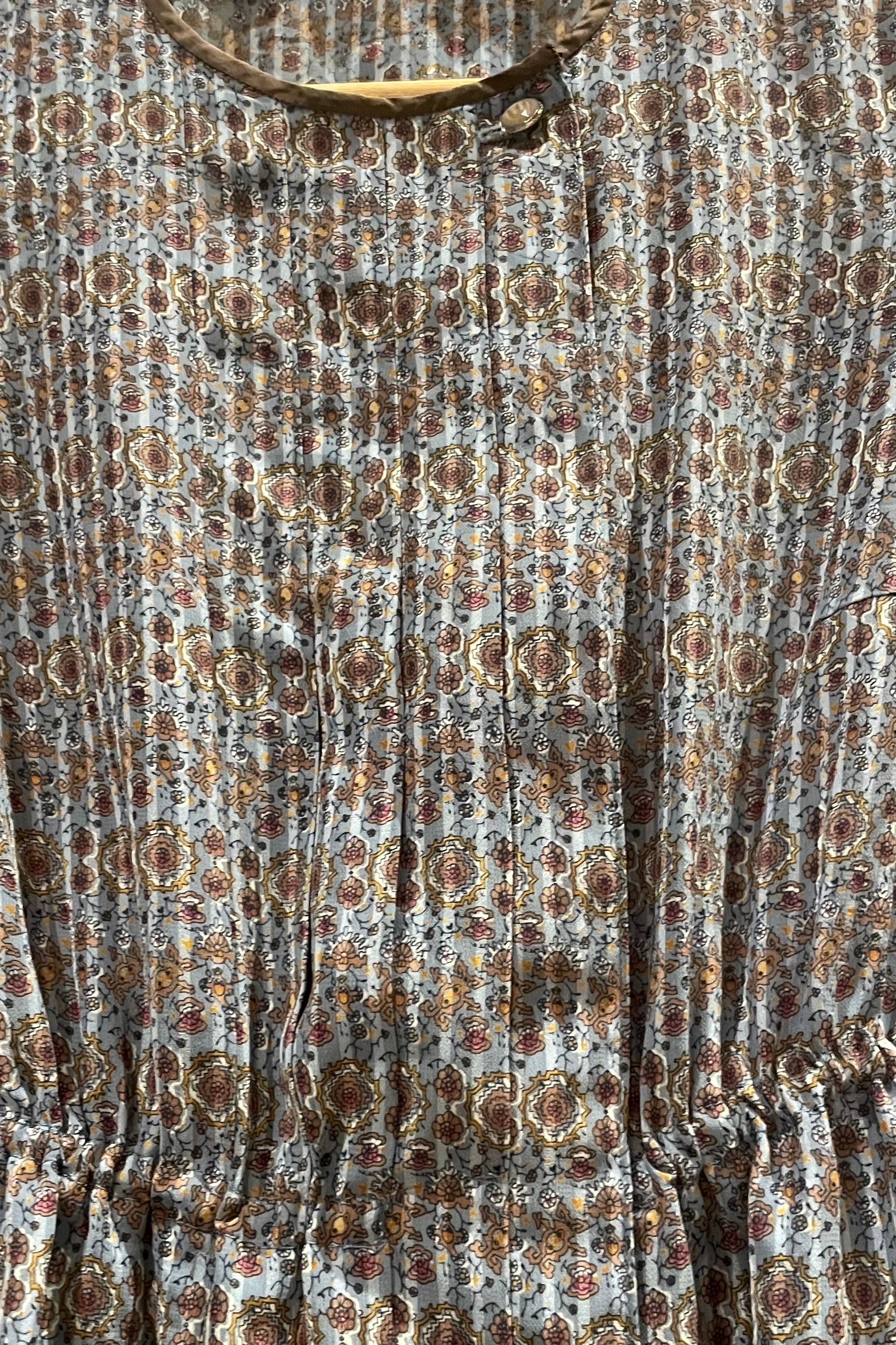 שמלת וינטג׳ שלי