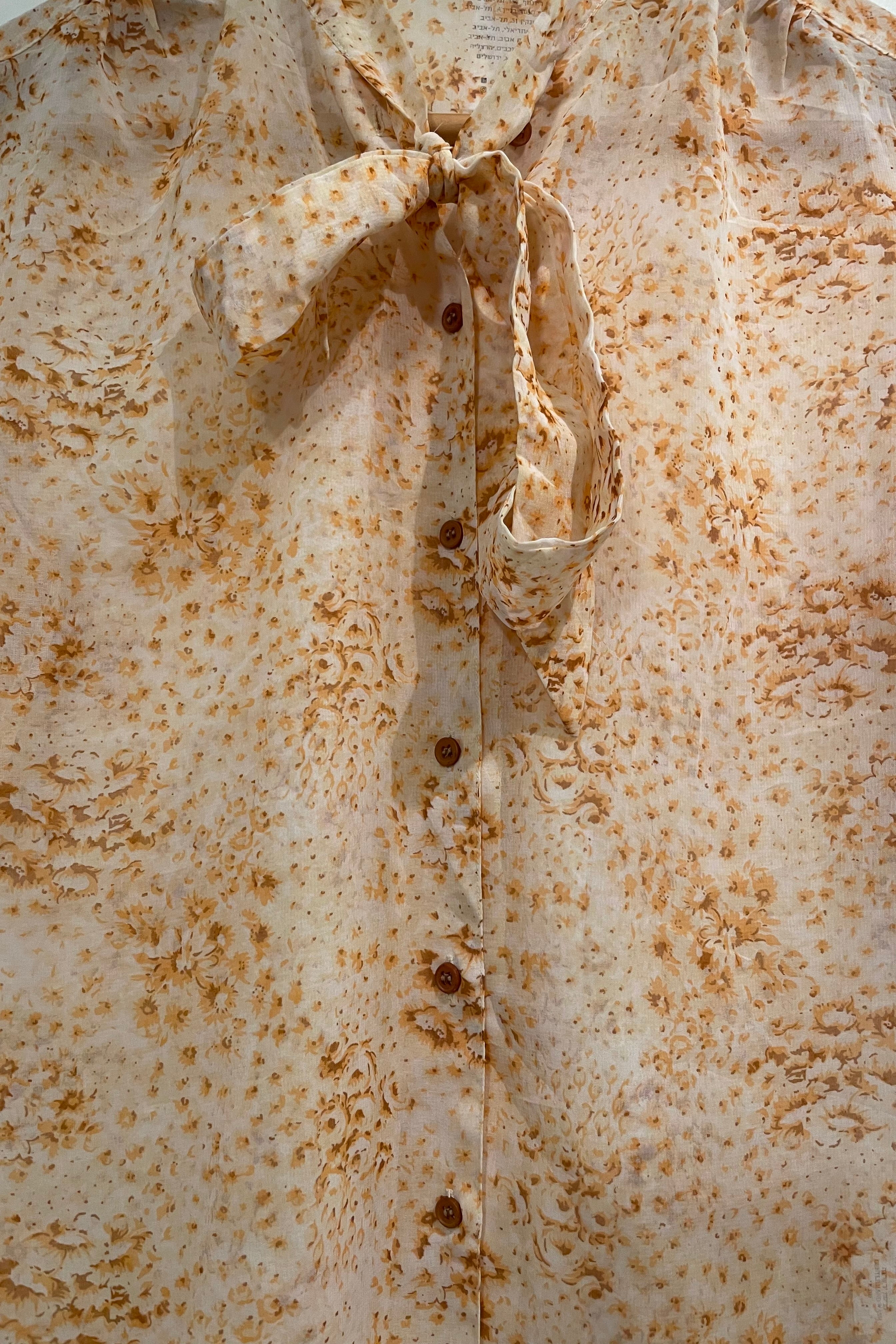 חולצת וינטג׳ שקיפות ופרחים