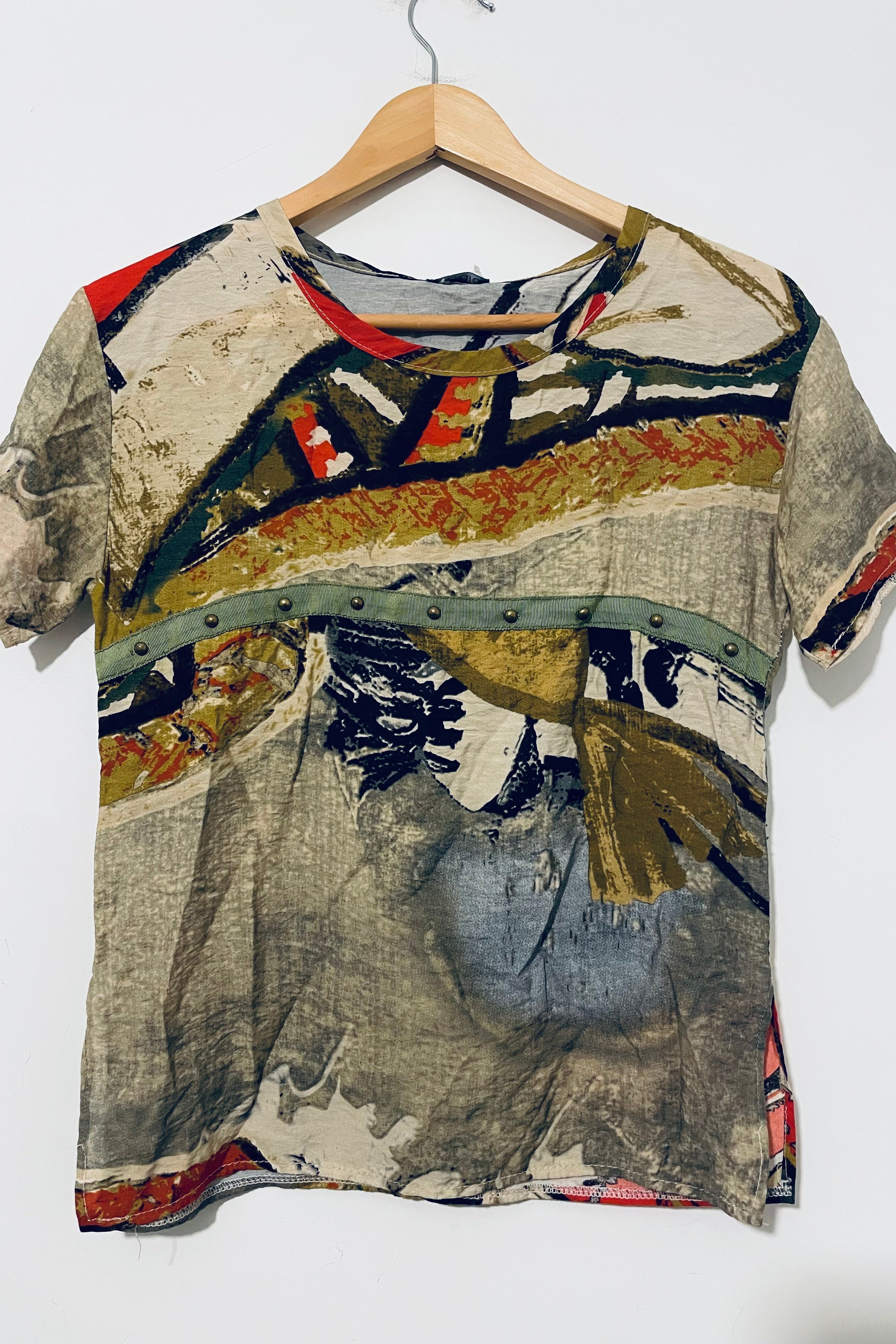 חולצת וינטג׳ אומנותית